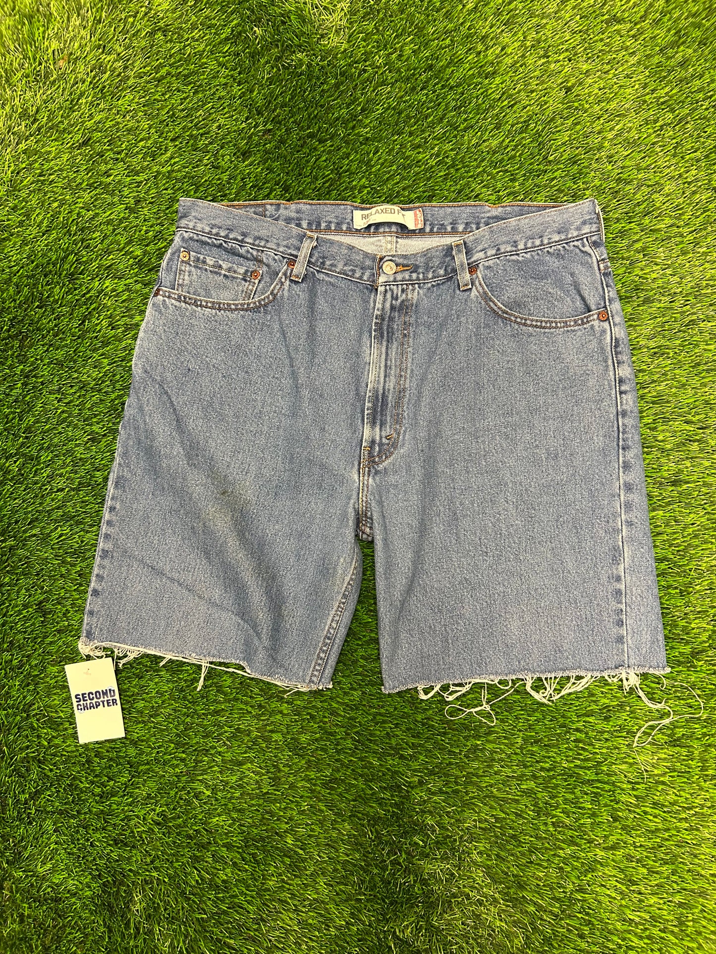 00s Vintage Levi's 550 Dark Wash Frayed Cut Off Jean Shorts (40)