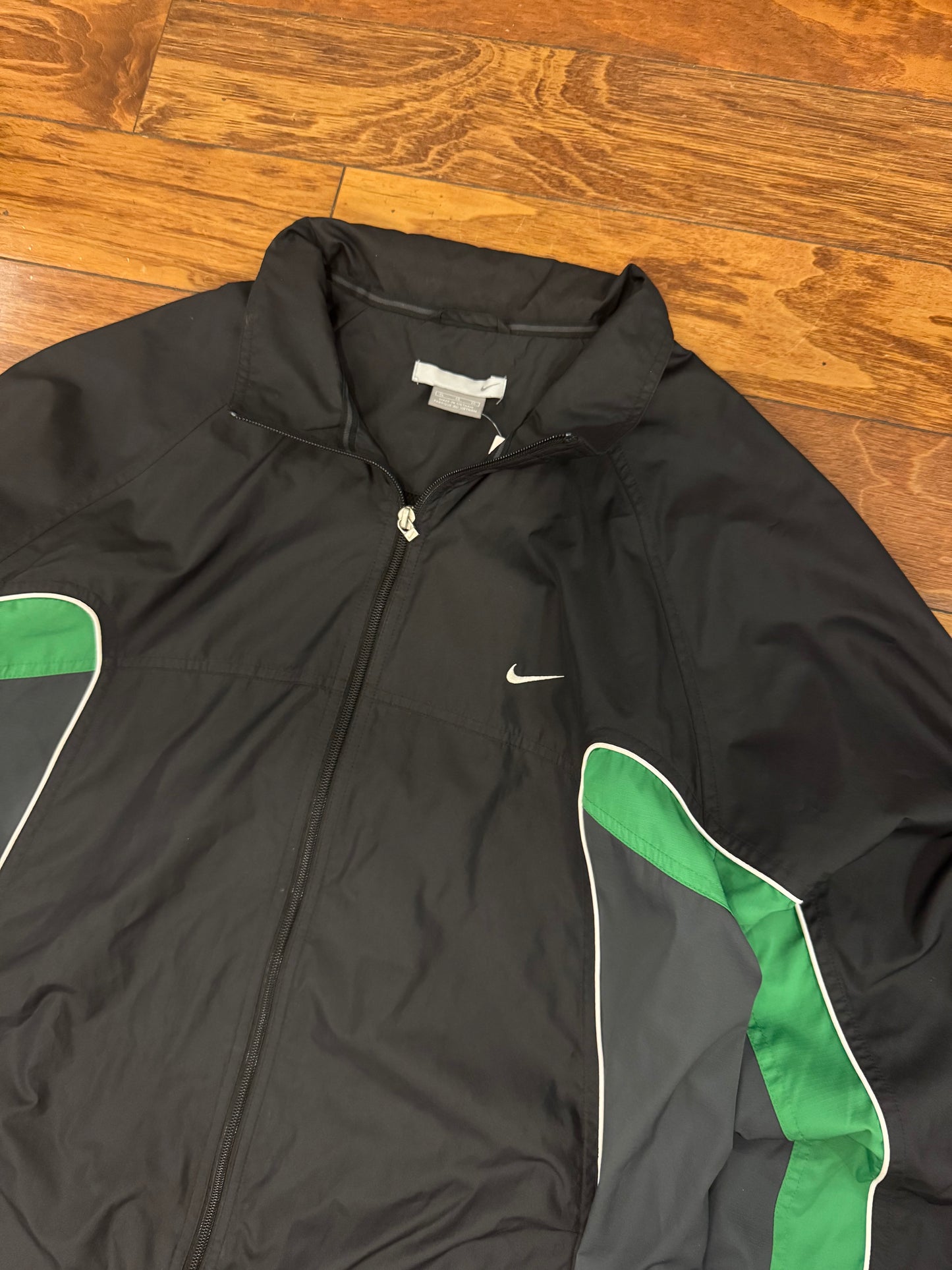 00s Nike Black/Green Windbreaker (XL)