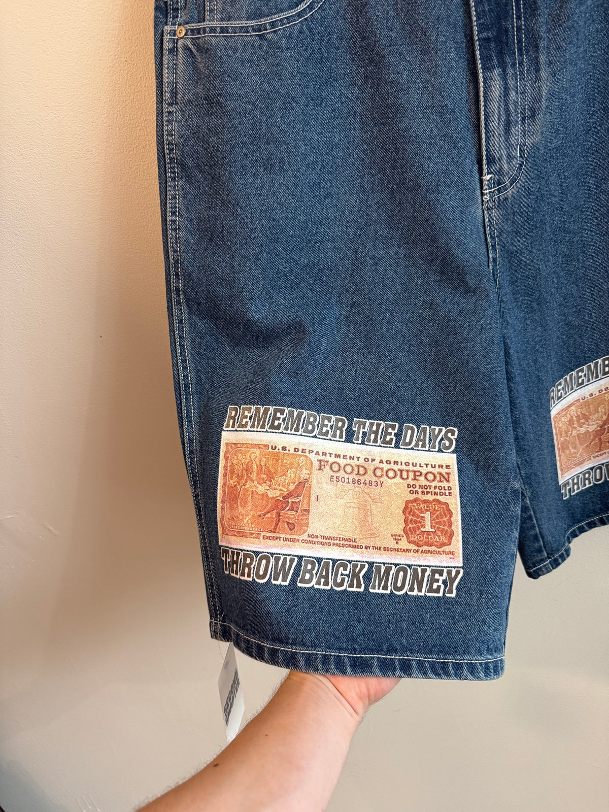 00s Member's Property “Remember The Days” Baggy Shorts