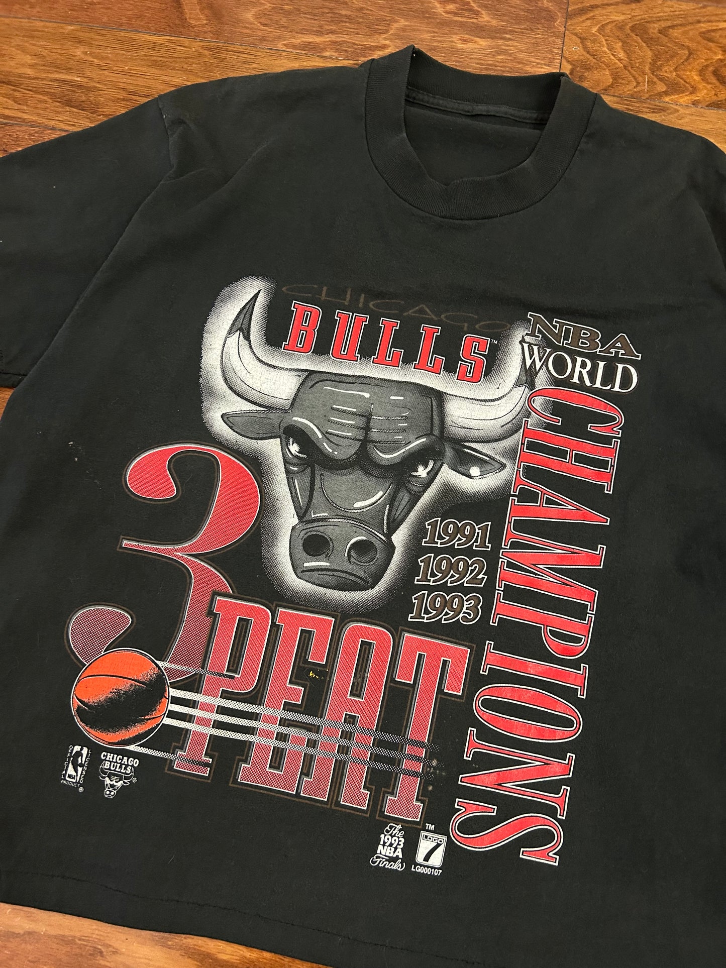 1993 Chicago Bulls Vintage 3 Peat Cropped Tee (XL)