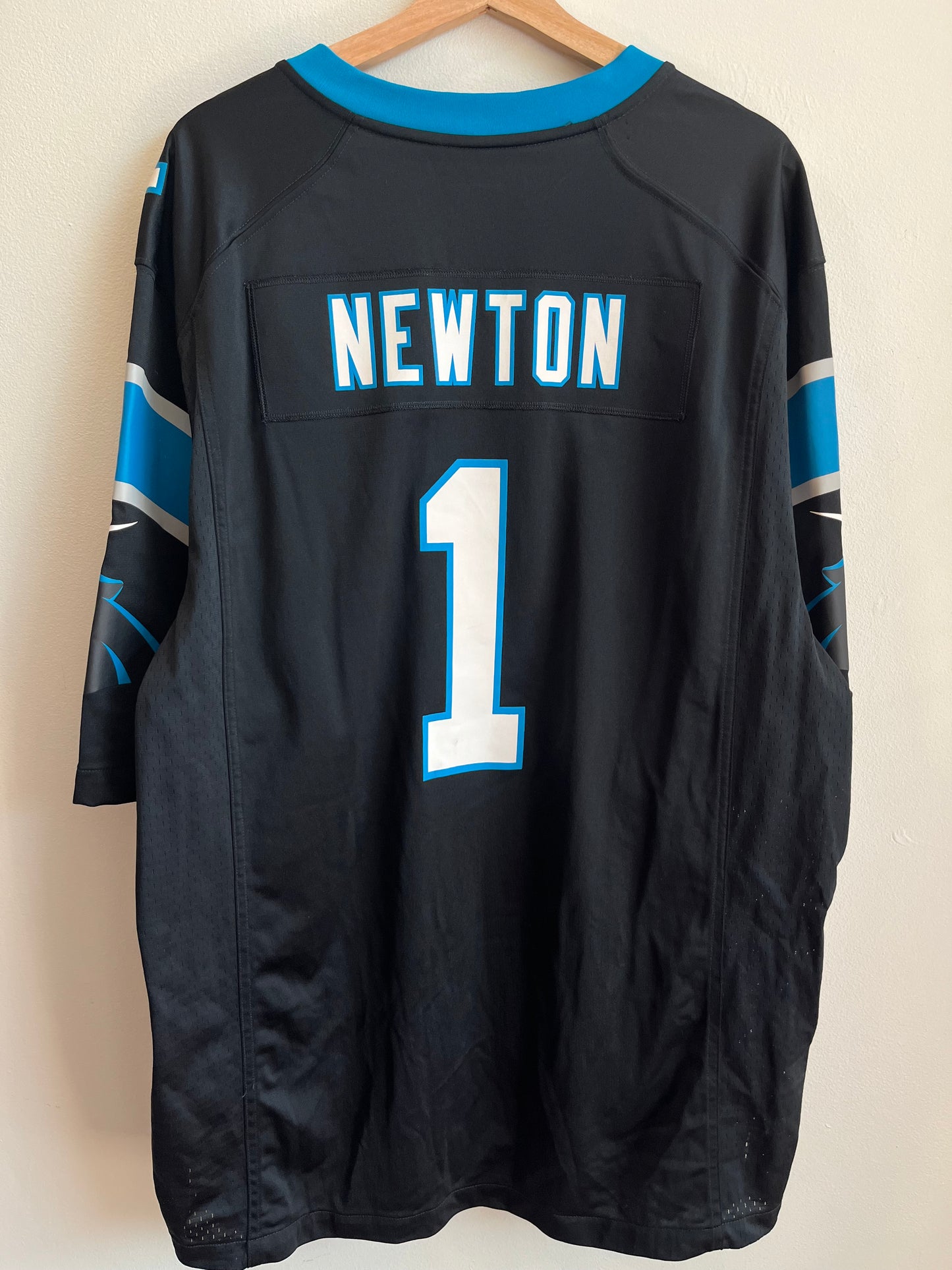 2010s Carolina Panthers Cam Newton Nike Jersey (XXL)