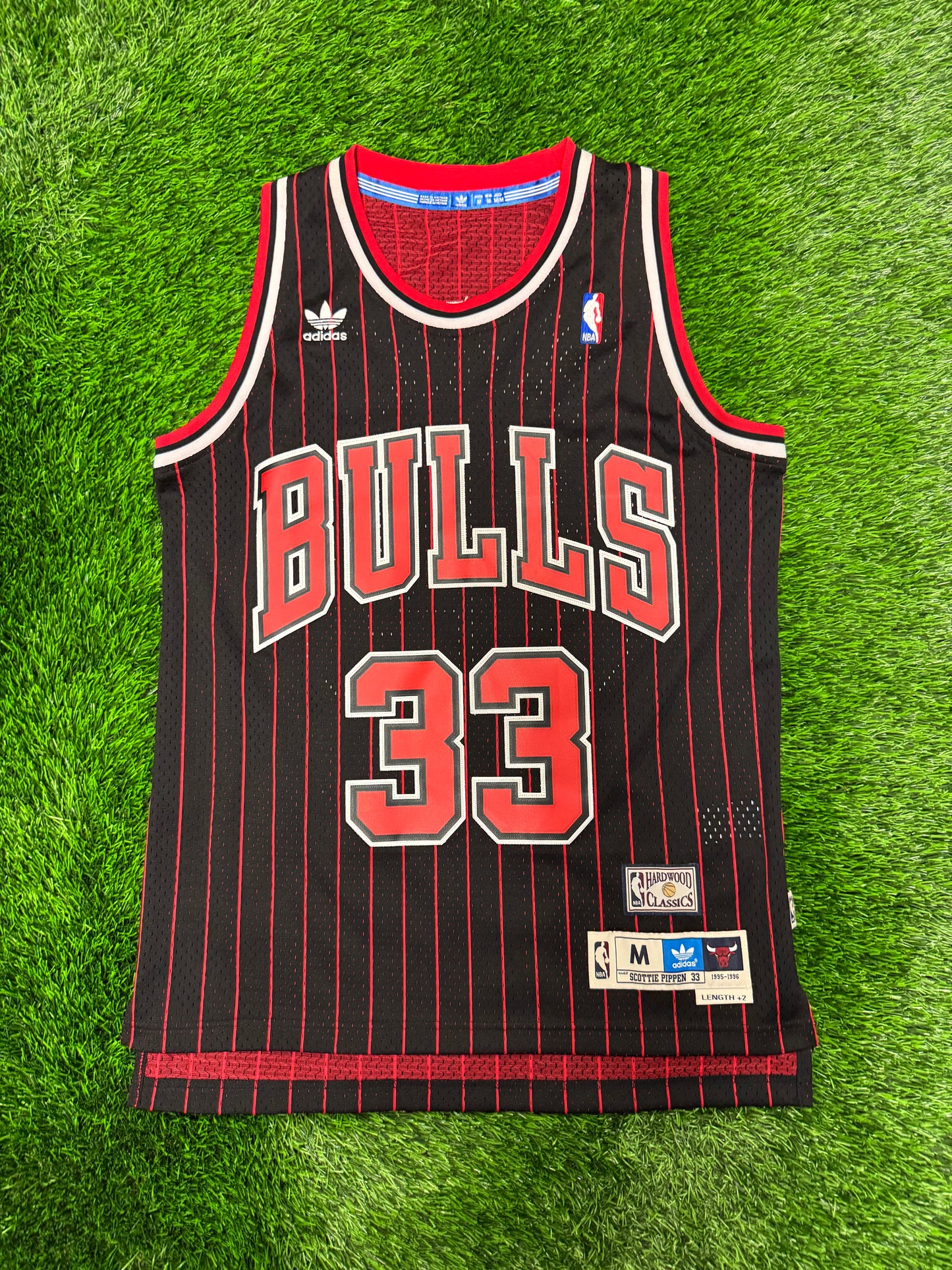Chicago Bulls Hardwood Classics Adidas Scottie Pippen #33 Black Pinstripe Throwback NBA Jersey (M)