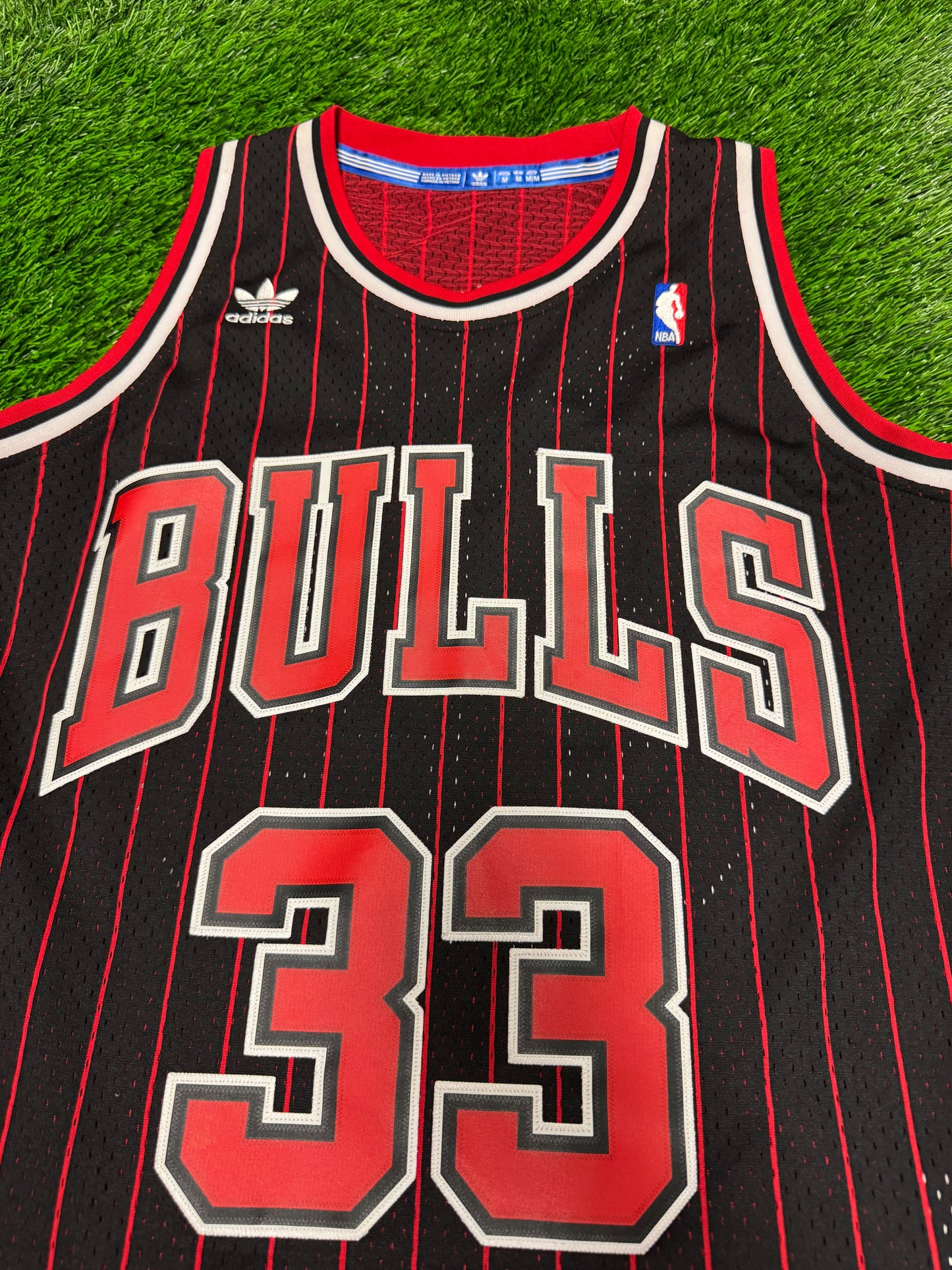Chicago Bulls Hardwood Classics Adidas Scottie Pippen #33 Black Pinstripe Throwback NBA Jersey (M)