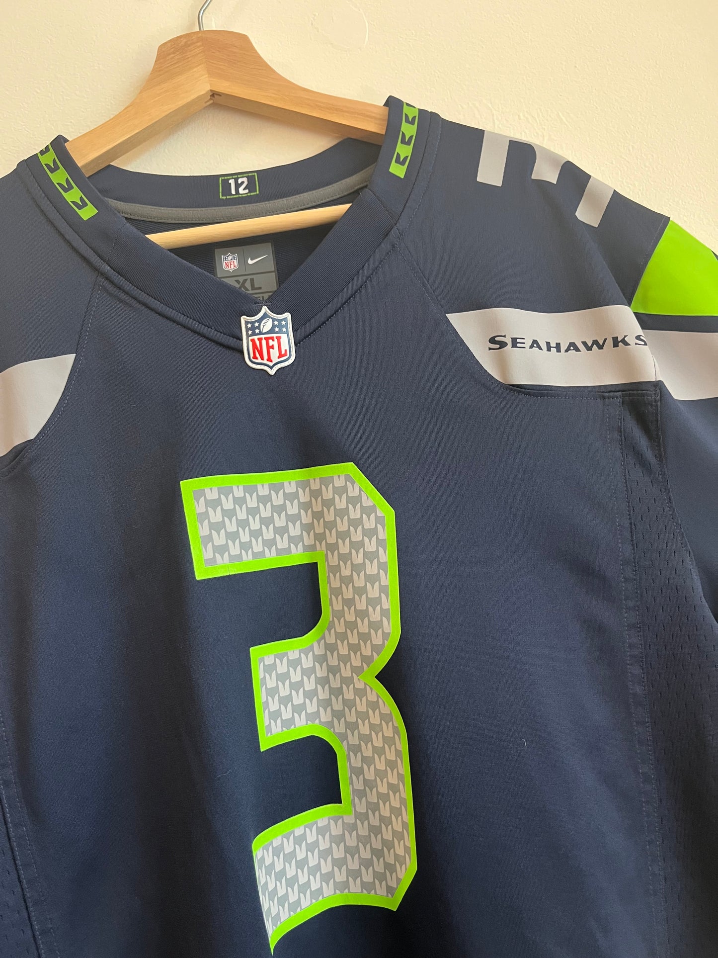 2015 Seattle Seahawks Russell Wilson Nike Jersey (XL)