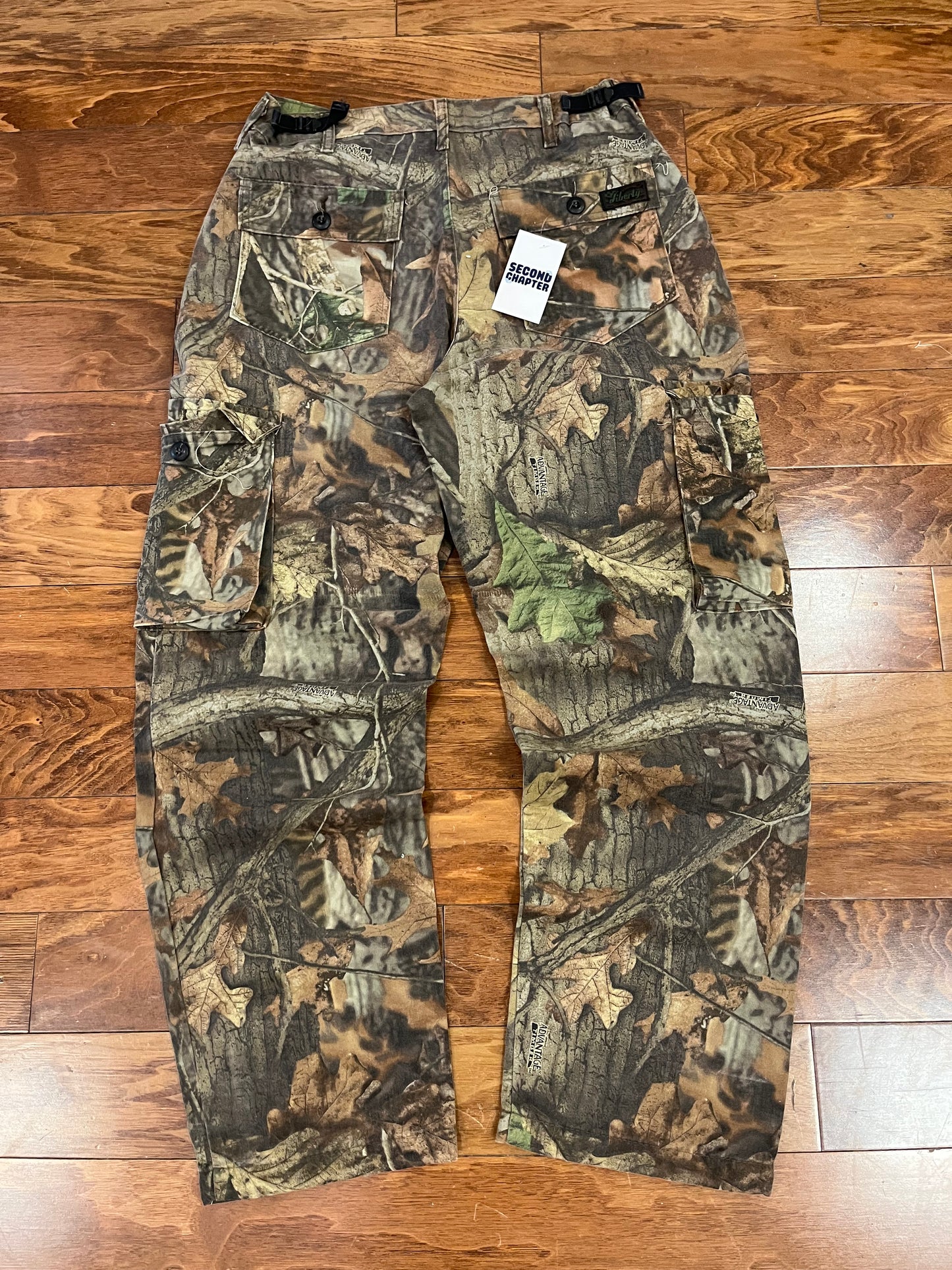 00s Liberty Camo Cargo Pants (32 x 32)