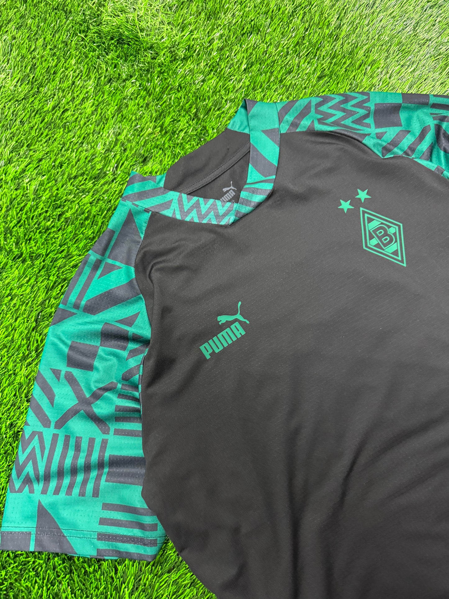 Puma Borussia Black/Green Soccer Jersey 2022-23 Kit (M)