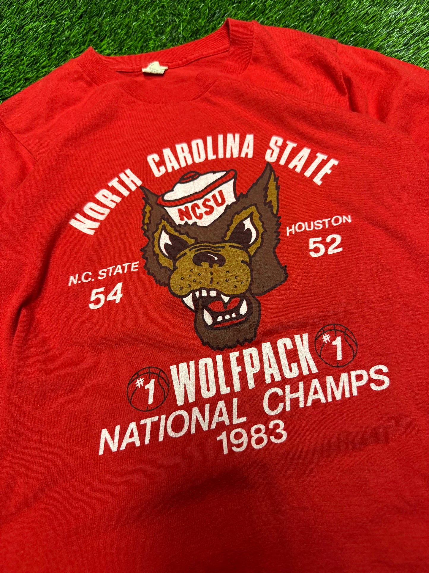 1983 NC State University (NCSU) Wolfpack NCAA Basketball Champions Tee (S)