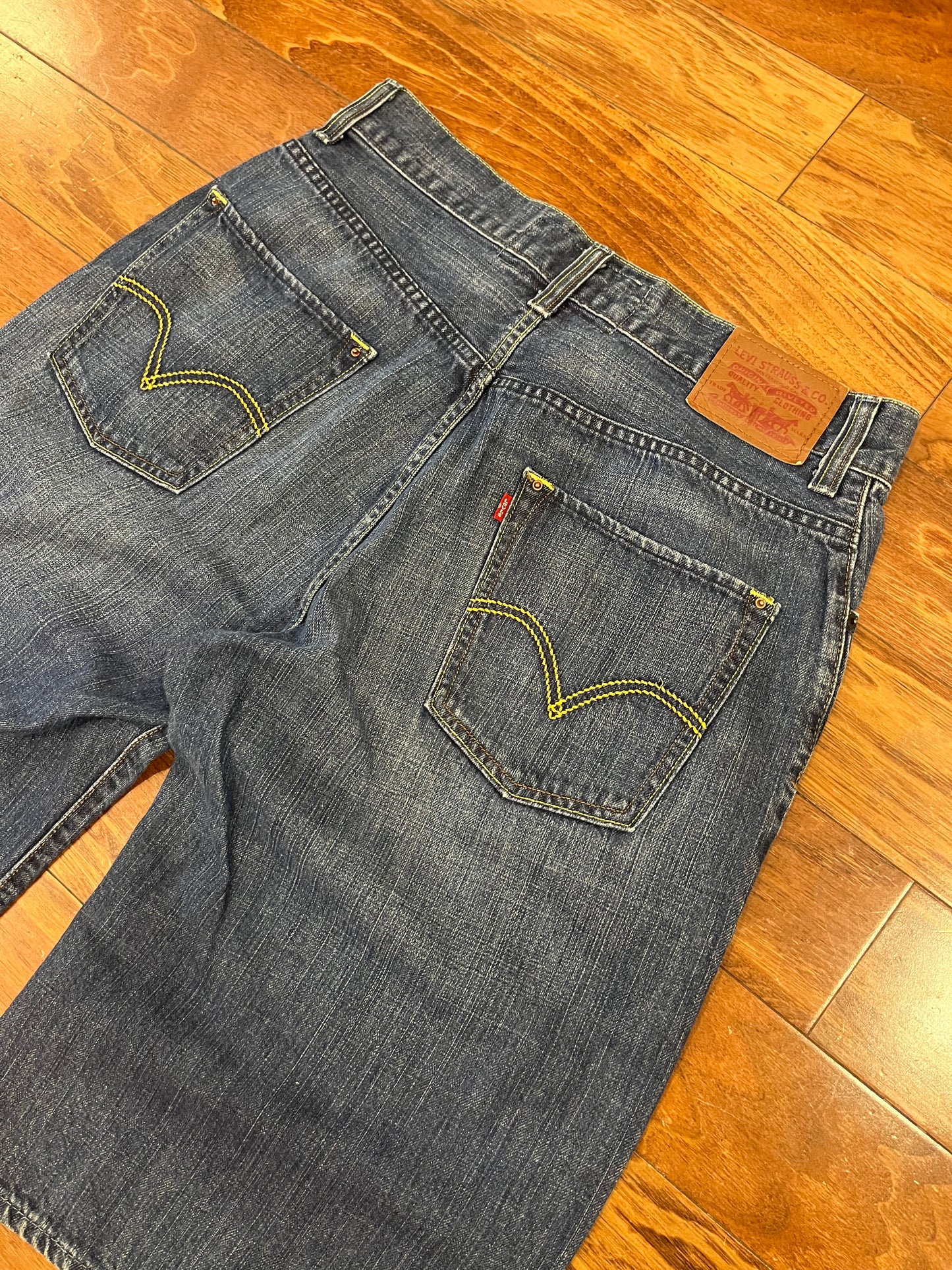 2011 Levi's 579 Baggy Shorts (34)