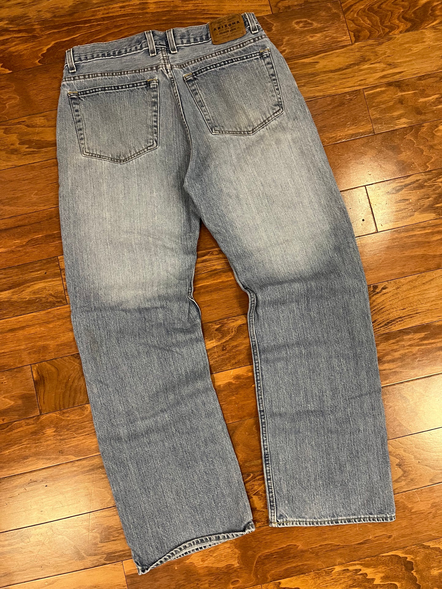 2005 Arizona Boot Cut Jeans (34 x 32)