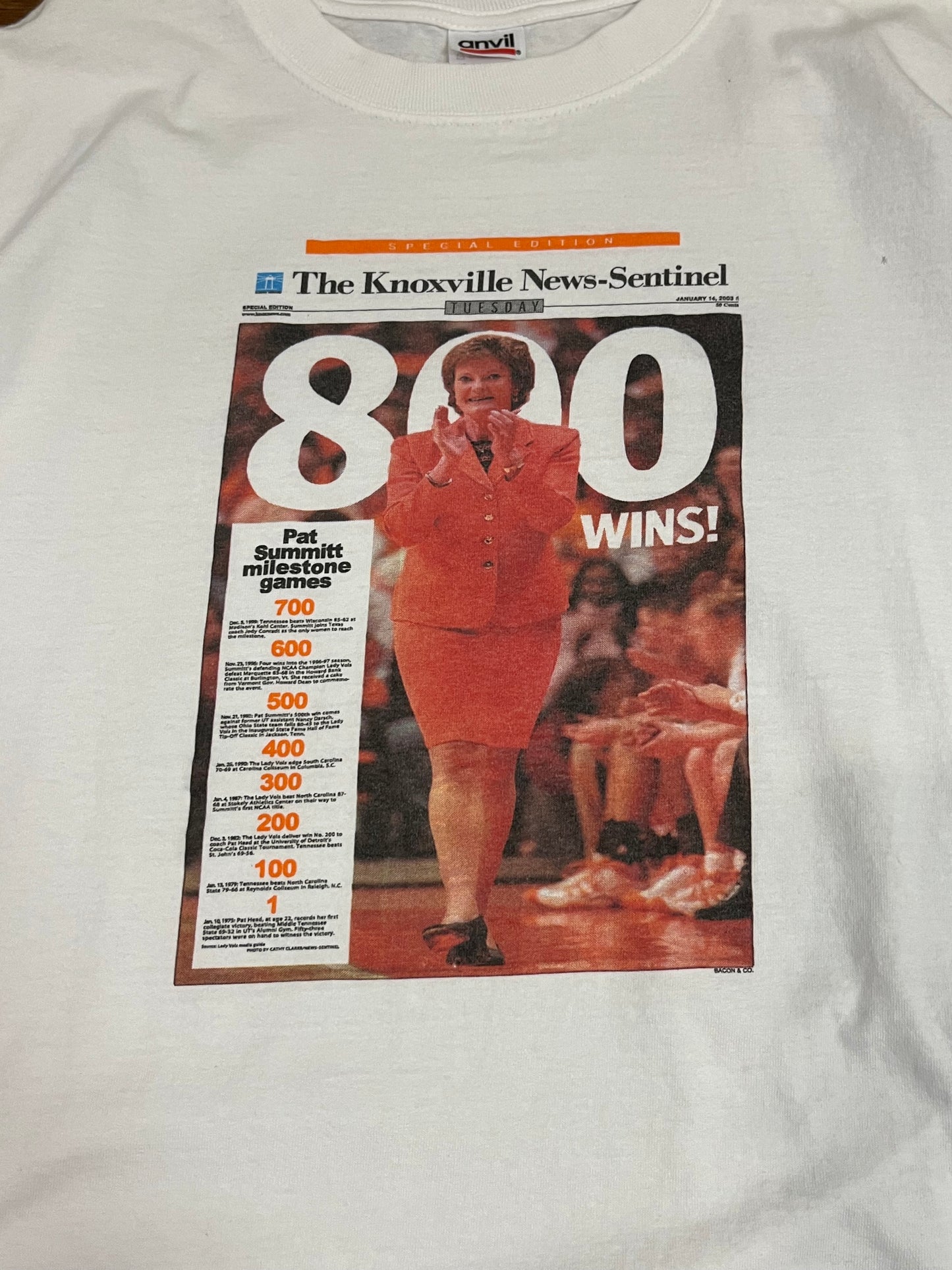 2003 Tennessee University Knoxville Newspaper Tee (XXL)
