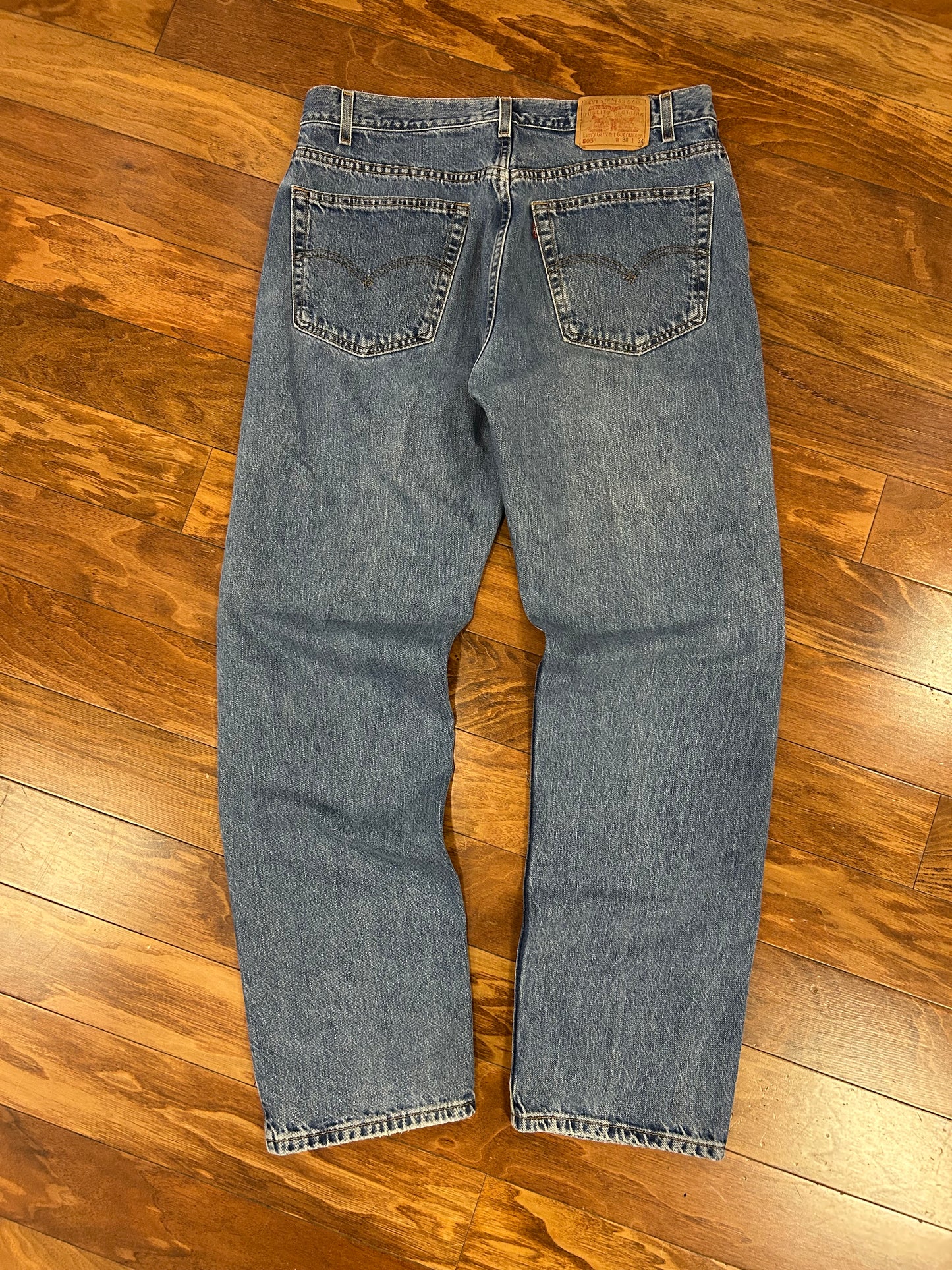 2001 Levi's 505 Mid Wash Jeans (38 x 34)