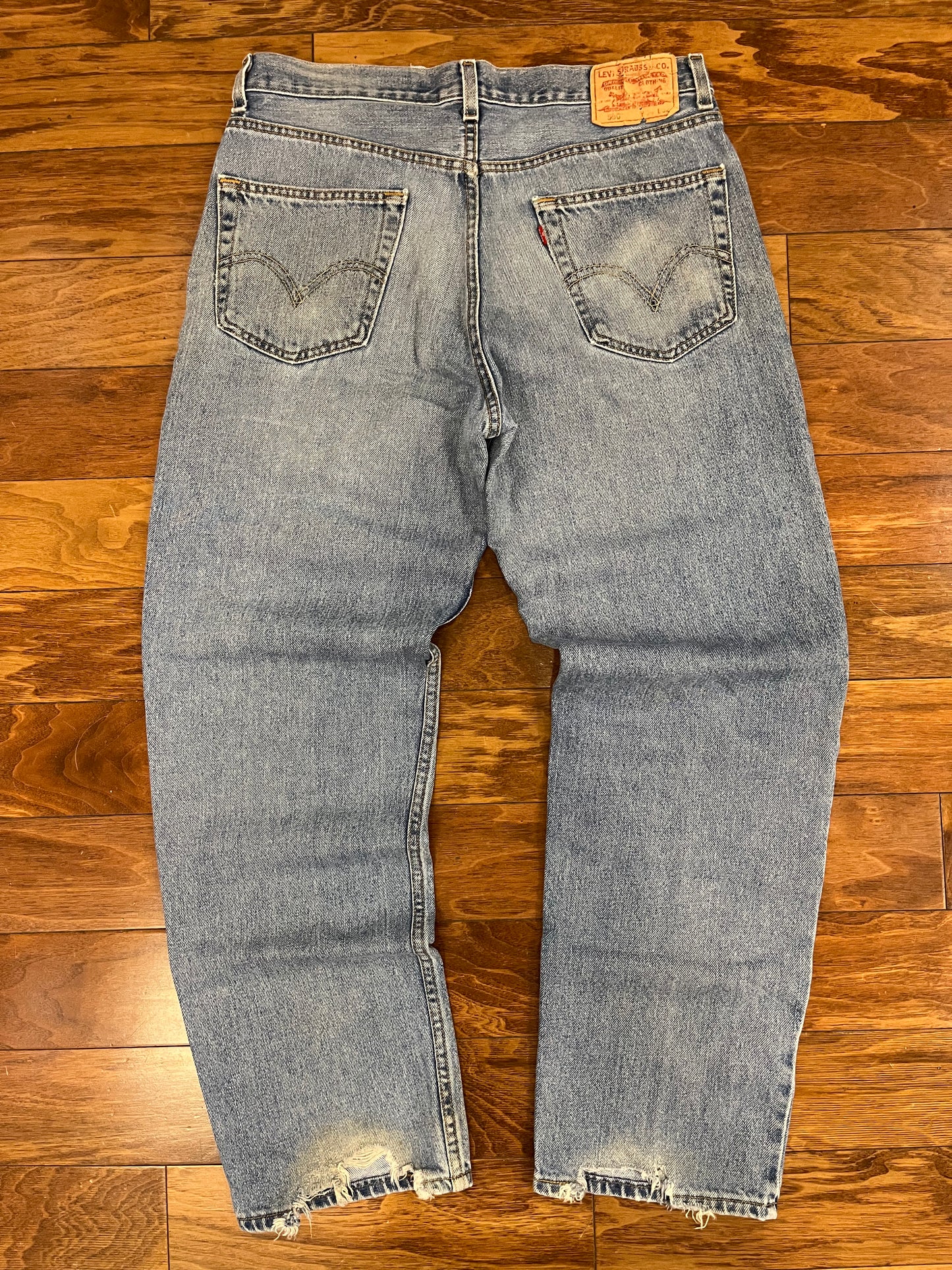 2006 Levi's 550 Relaxed Fit Washed Jeans (34 x 31)