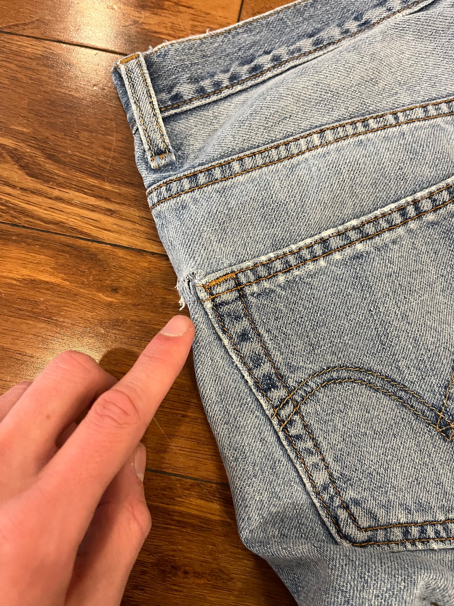 2008 Levi's 505 Distressed Jean Shorts (32)