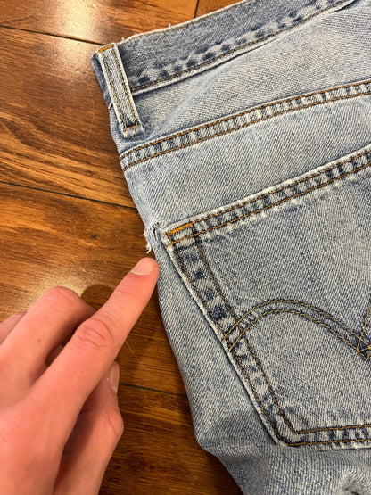 2008 Levi's 505 Distressed Jean Shorts (32)