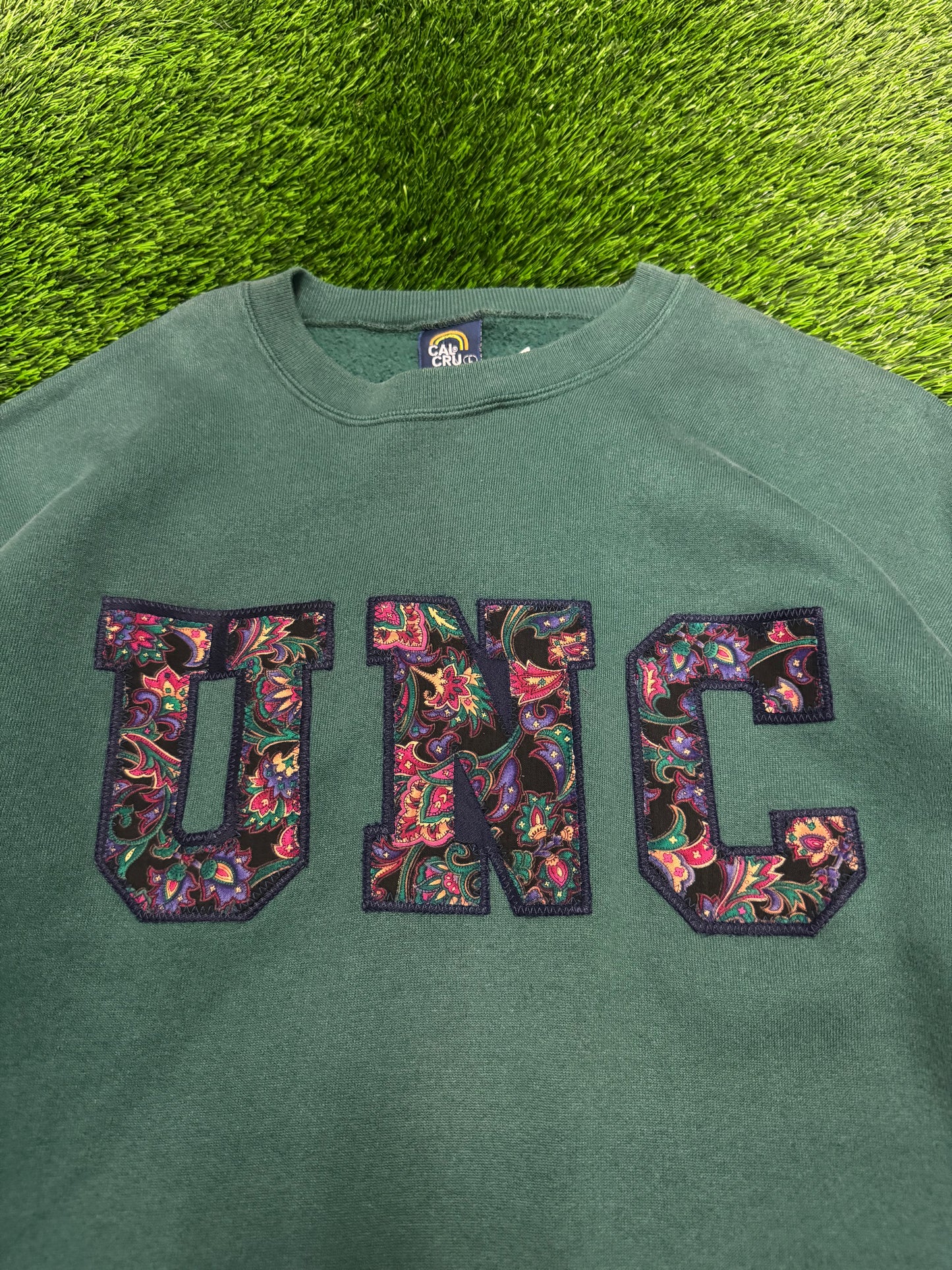 00s University of North Carolina UNC Green Paisley Letters Vintage Crewneck (L)