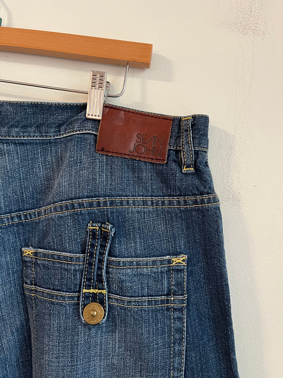 00s Sean John Baggy Dark Wash Shorts (36)