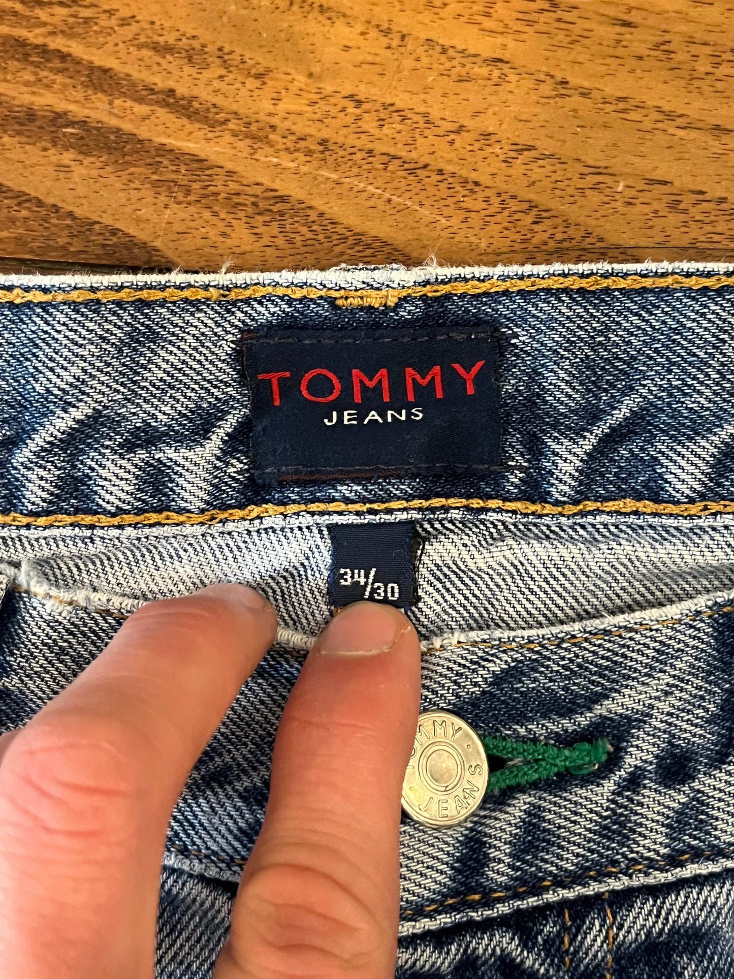 00s Tommy Hilfiger Distressed Jean Shorts (34)