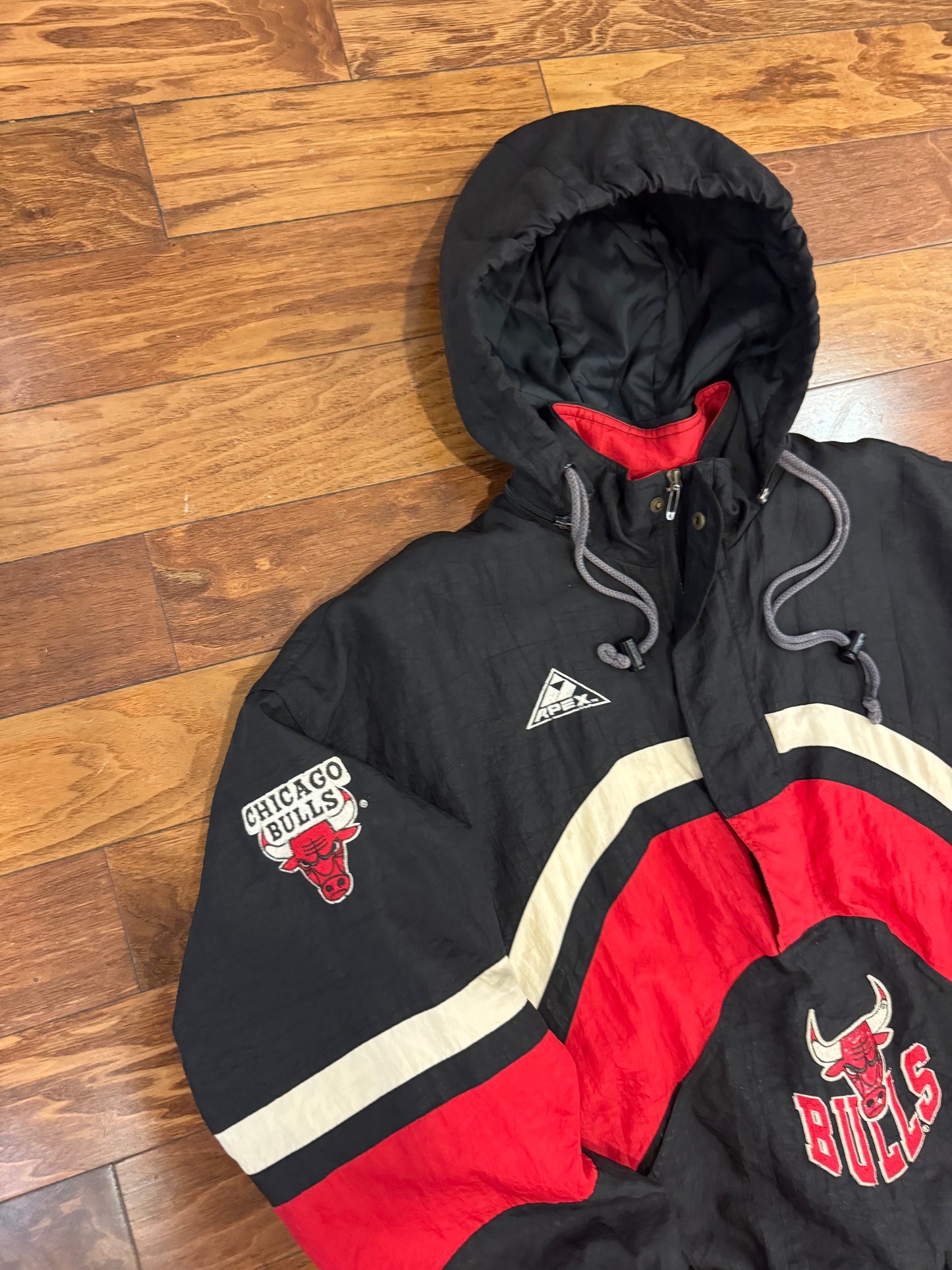 90s Chicago Bulls Apex Hooded Puffer (M)
