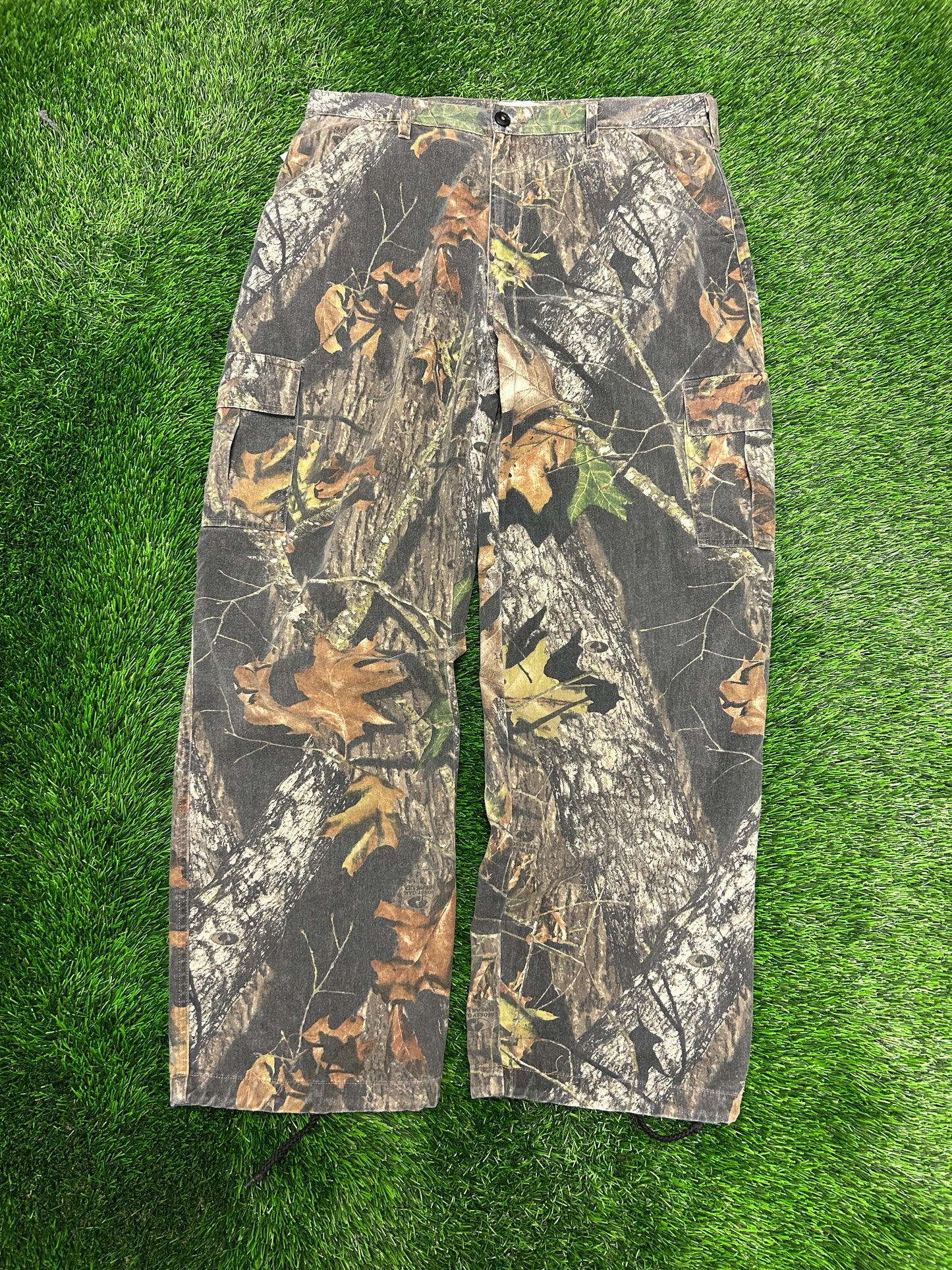 00s Field Staff Mossy Oak Camo Cargo Pants (36 x 32)