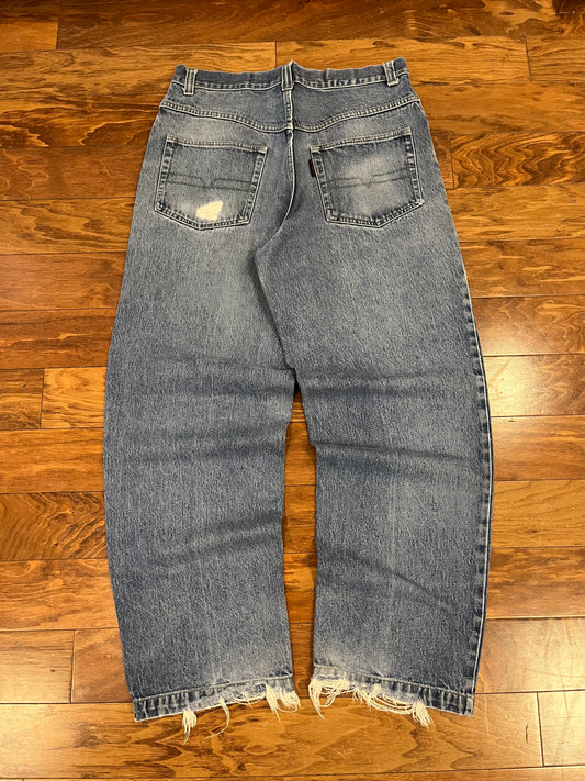00s Vibes Baggy Distressed Jeans (36 x 32)
