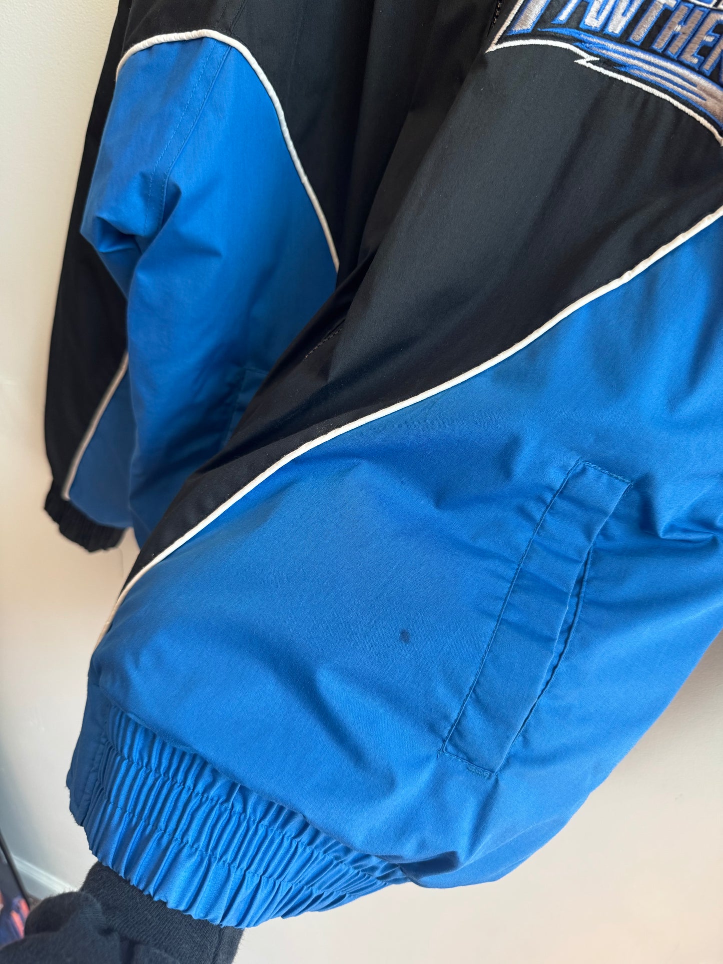 90s Carolina Panther Pro Player Dark Blue Inaugural Season Puffer Jacket (M)