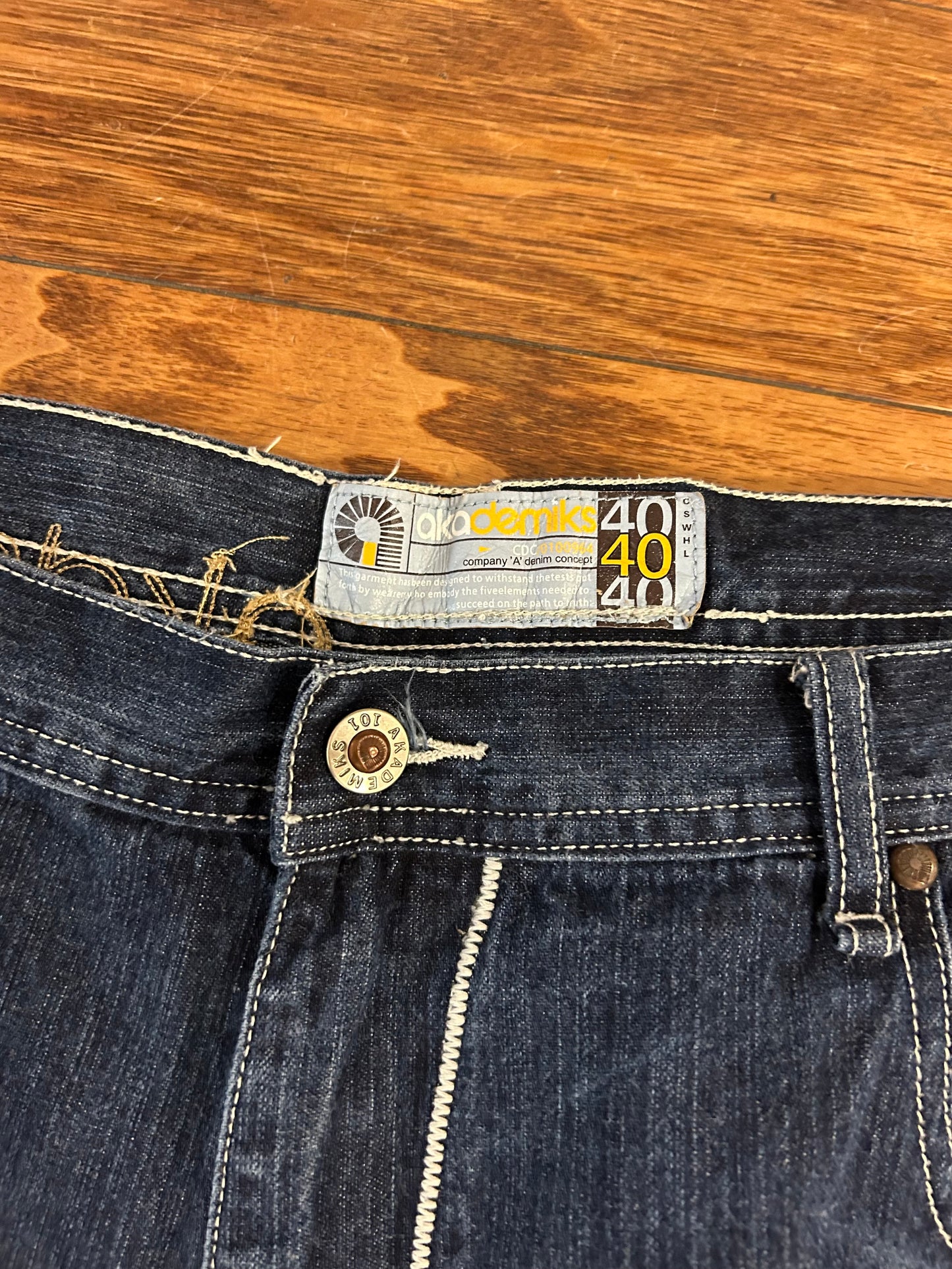 00s Akademiks Embroidered Baggy Dark Wash Jeans (40 x 34)