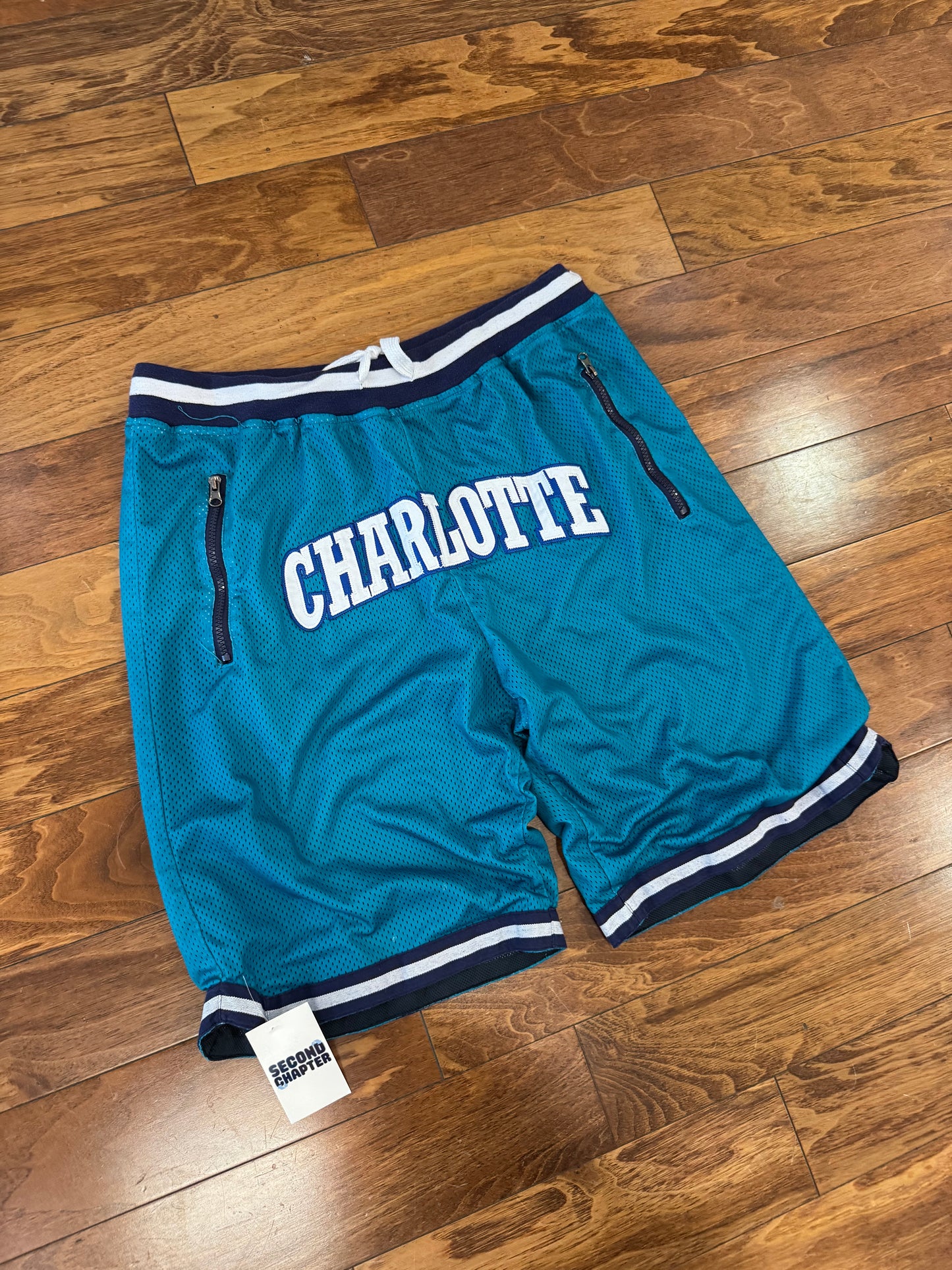 90s Charlotte Hornets Mesh Athletic Shorts (XXL)