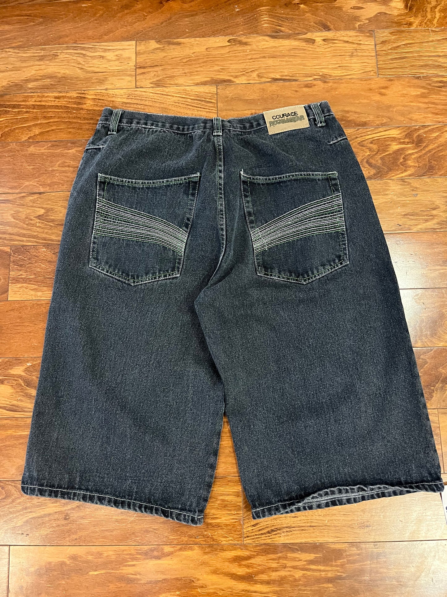 00s Courage Roughwear Baggy Jean Shorts (36)