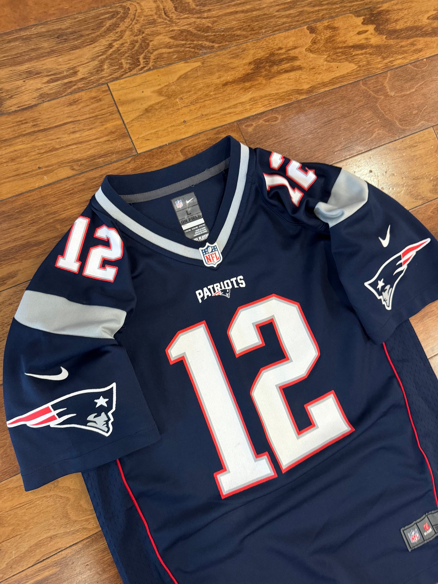2016 New England Patriots Tom Brady Nike Jersey (Youth L)