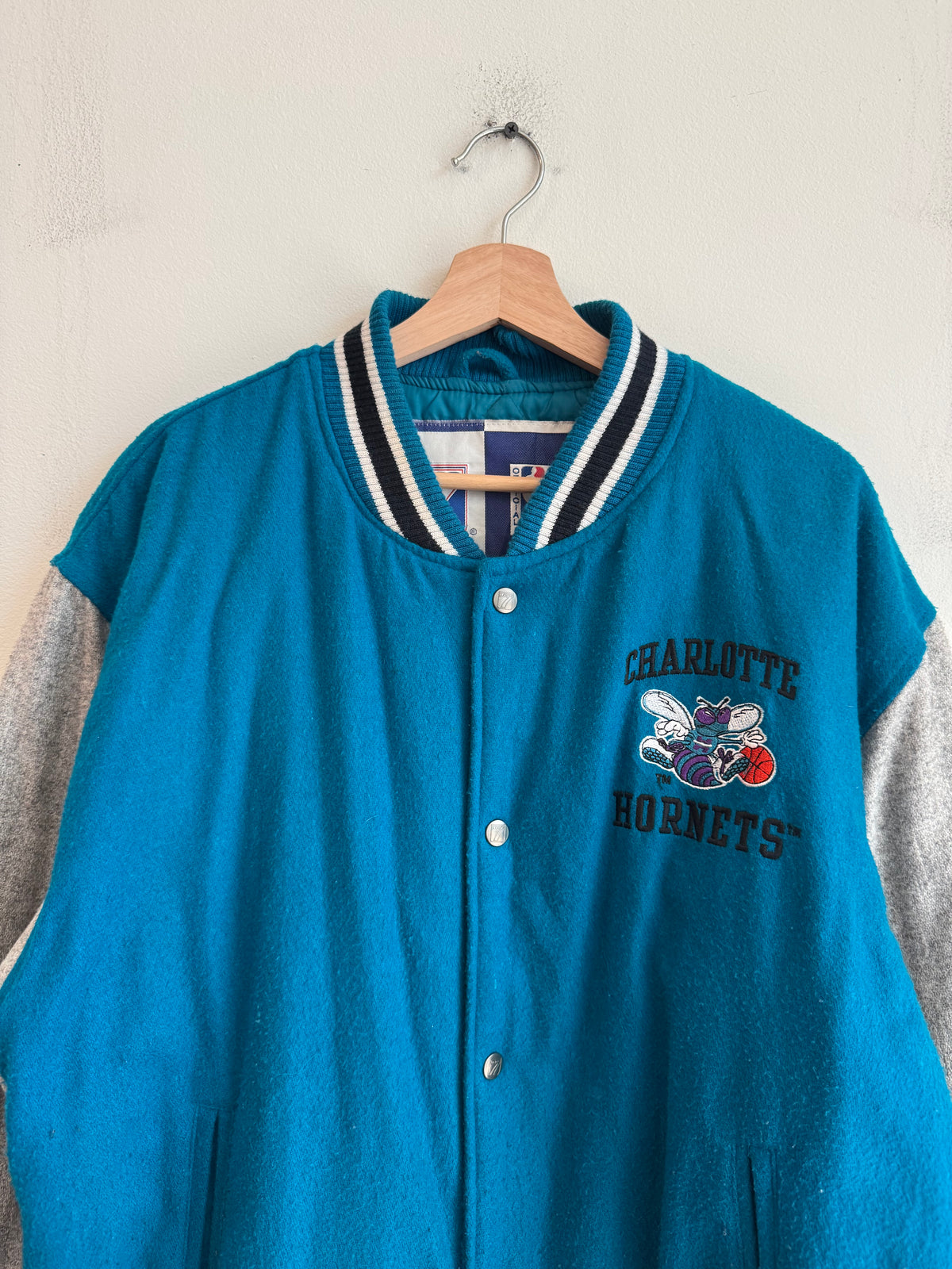 90s Charlotte Hornets Two Toned Logo 7 Varsity Jacket (L)