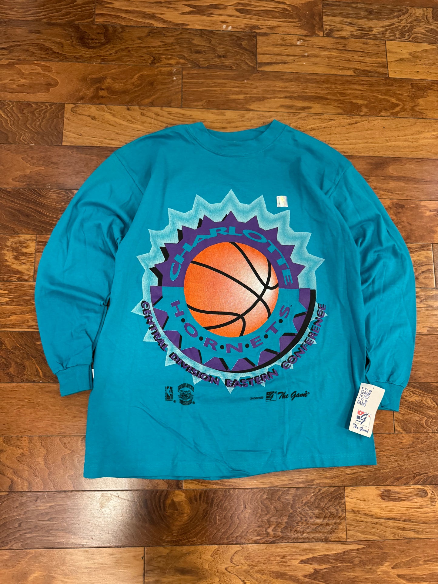 90s Charlotte Hornets Deadstock Long Sleeve Shirt (L)