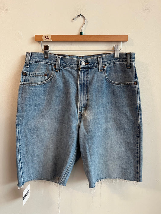 2001 Levi’s 550 Light Wash Shorts (36)
