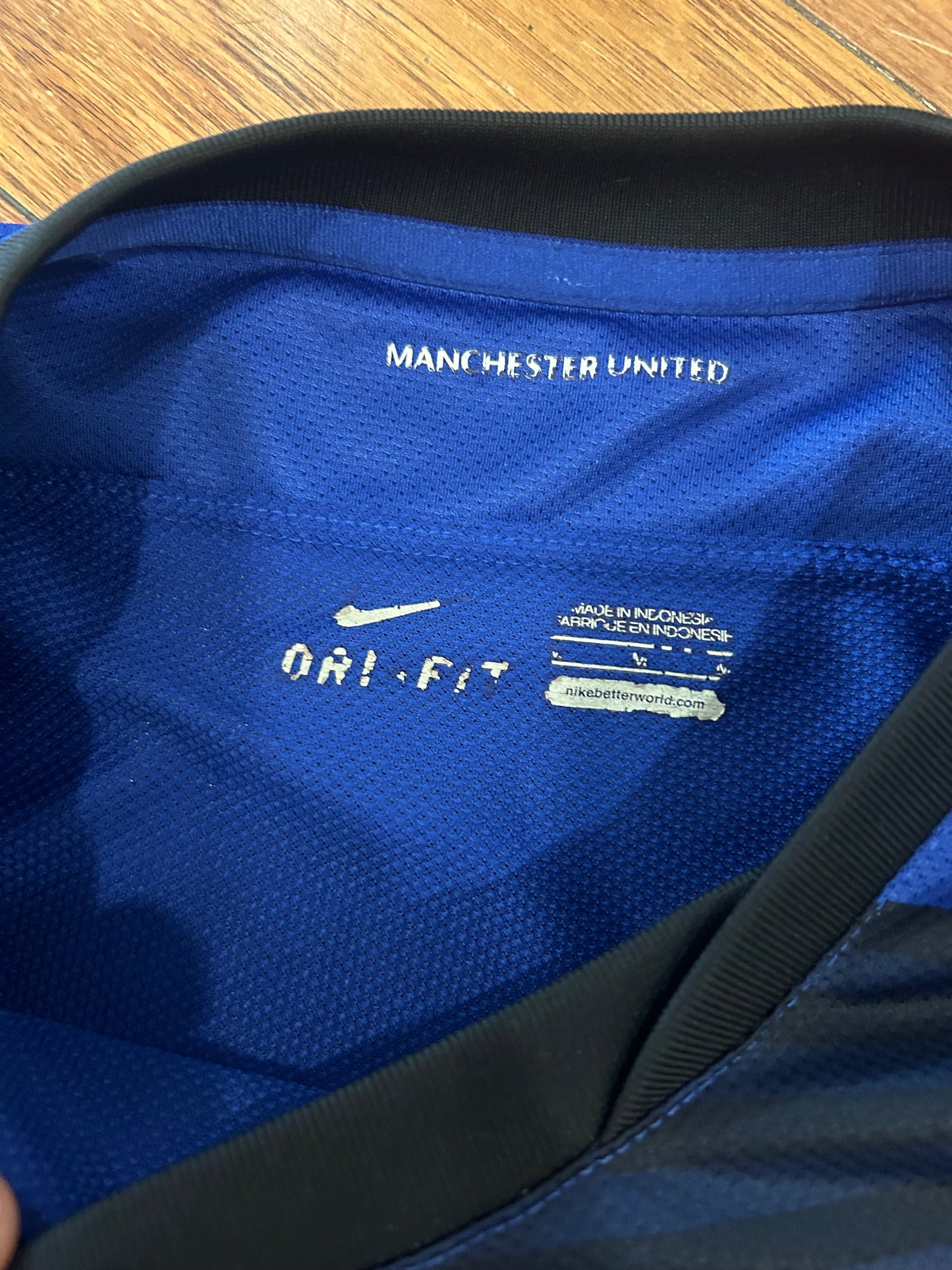 Manchester United AON Nike Soccer Jersey 2011-12 Kit (M)