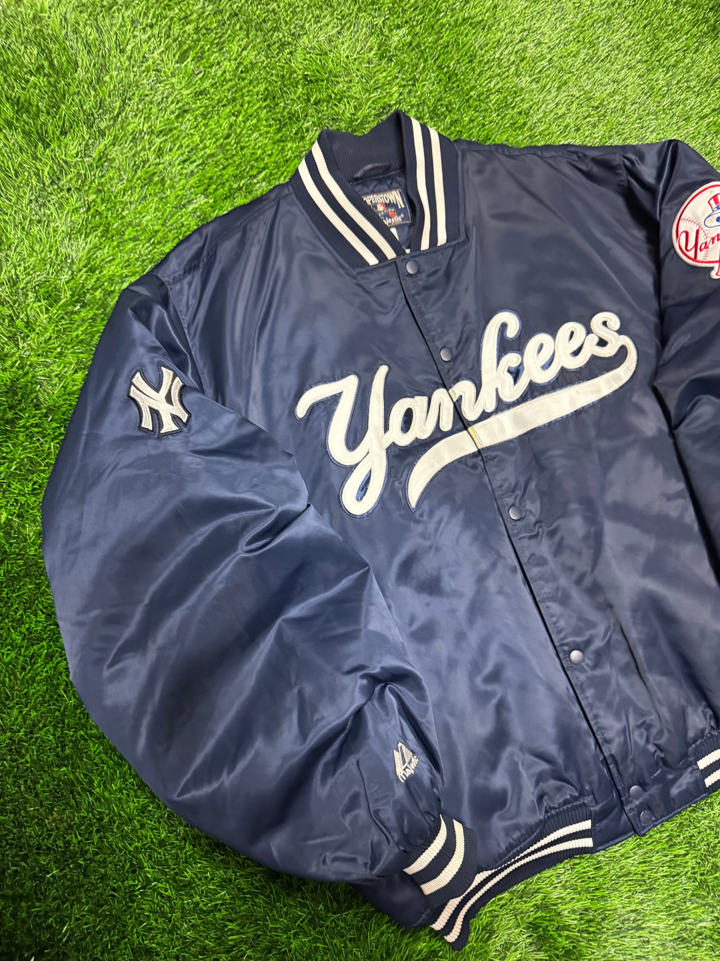 90s New York Yankees Vintage Spell Out Majestic Satin Jacket (XXXL)