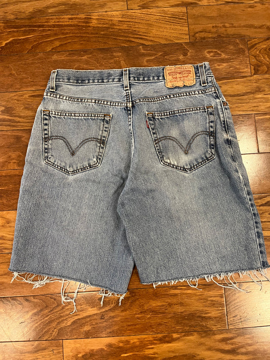 2004 Levi's 560 Distressed Light Wash Shorts (34)