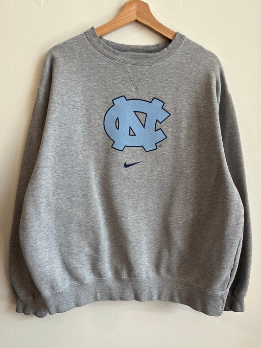00s UNC Tar Heels Center Swoosh Grey Crewneck (XL)