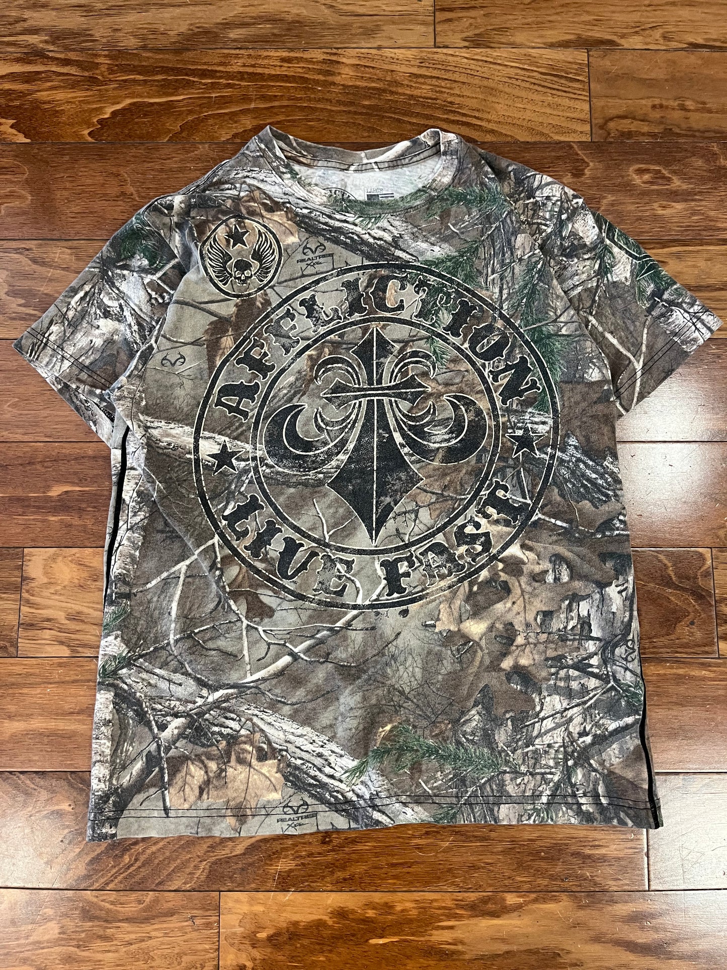 00s Affliction Camo Tee (L)