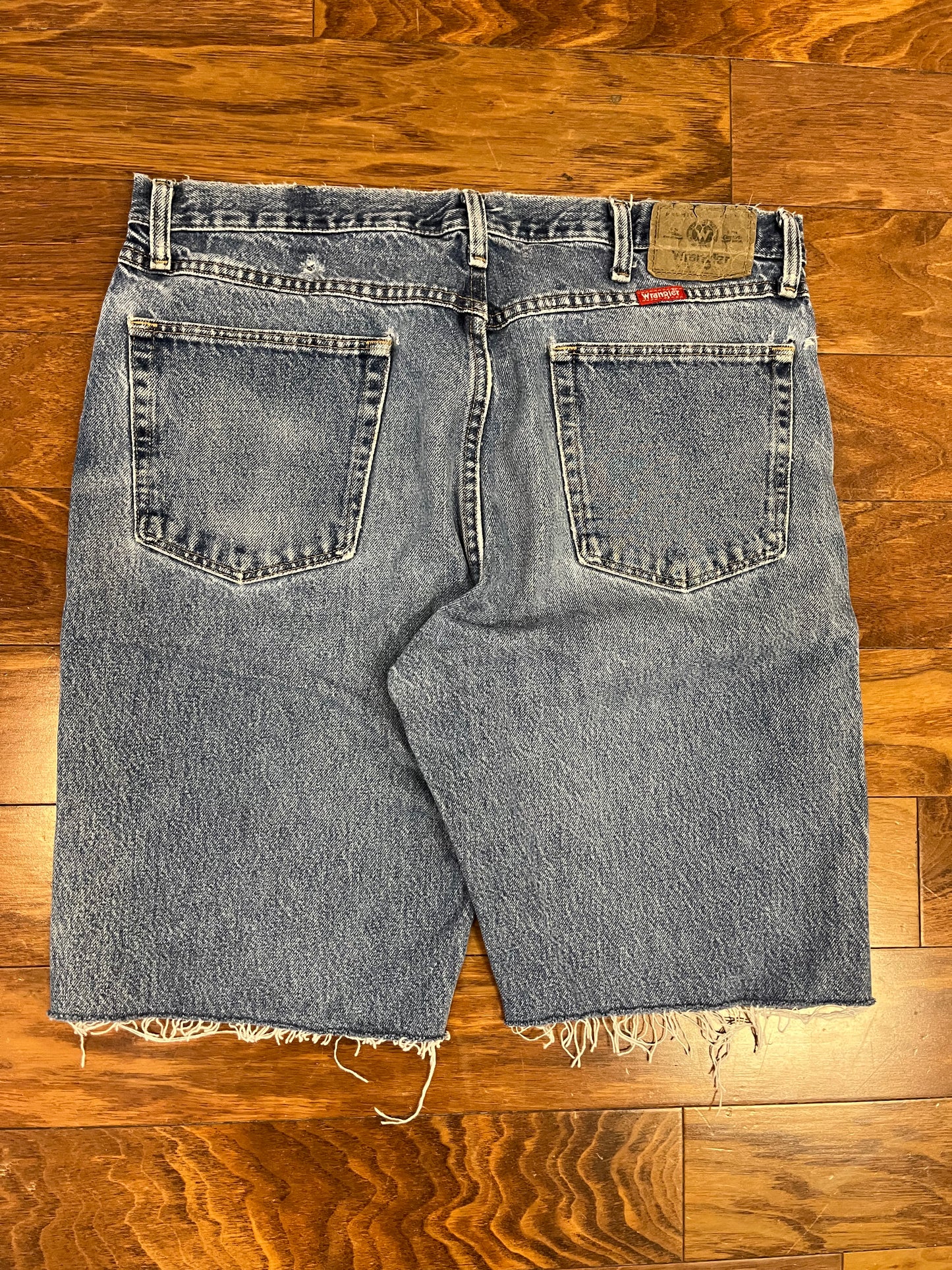 00s Wrangler Jean Shorts (36)