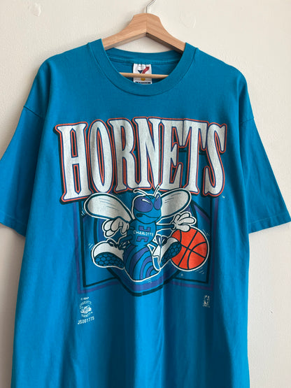 90s Charlotte Hornets Big Spell Out Graphic Tee (XL)