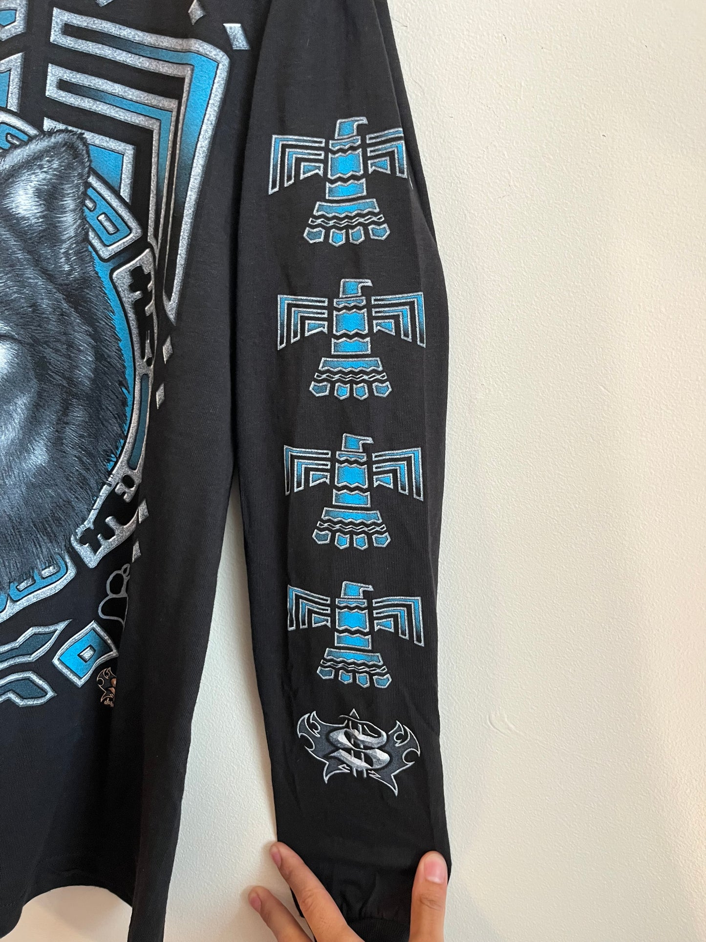 00s Johnny's Nature Wolf Graphic  Long-Sleeve Shirt (L)