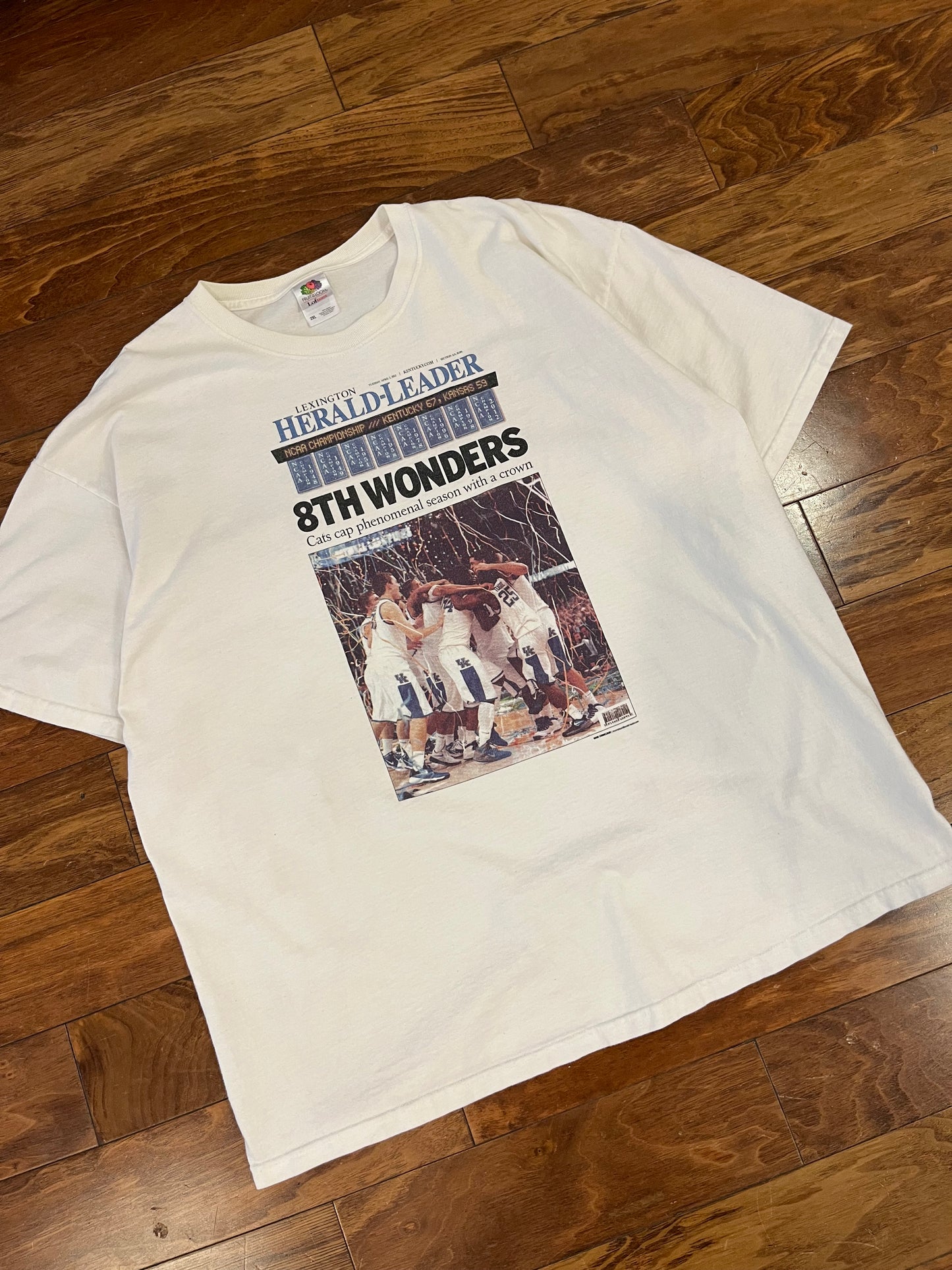 2012 Kentucky NCAA Basketball Champs Newspaper Tee (XXL)