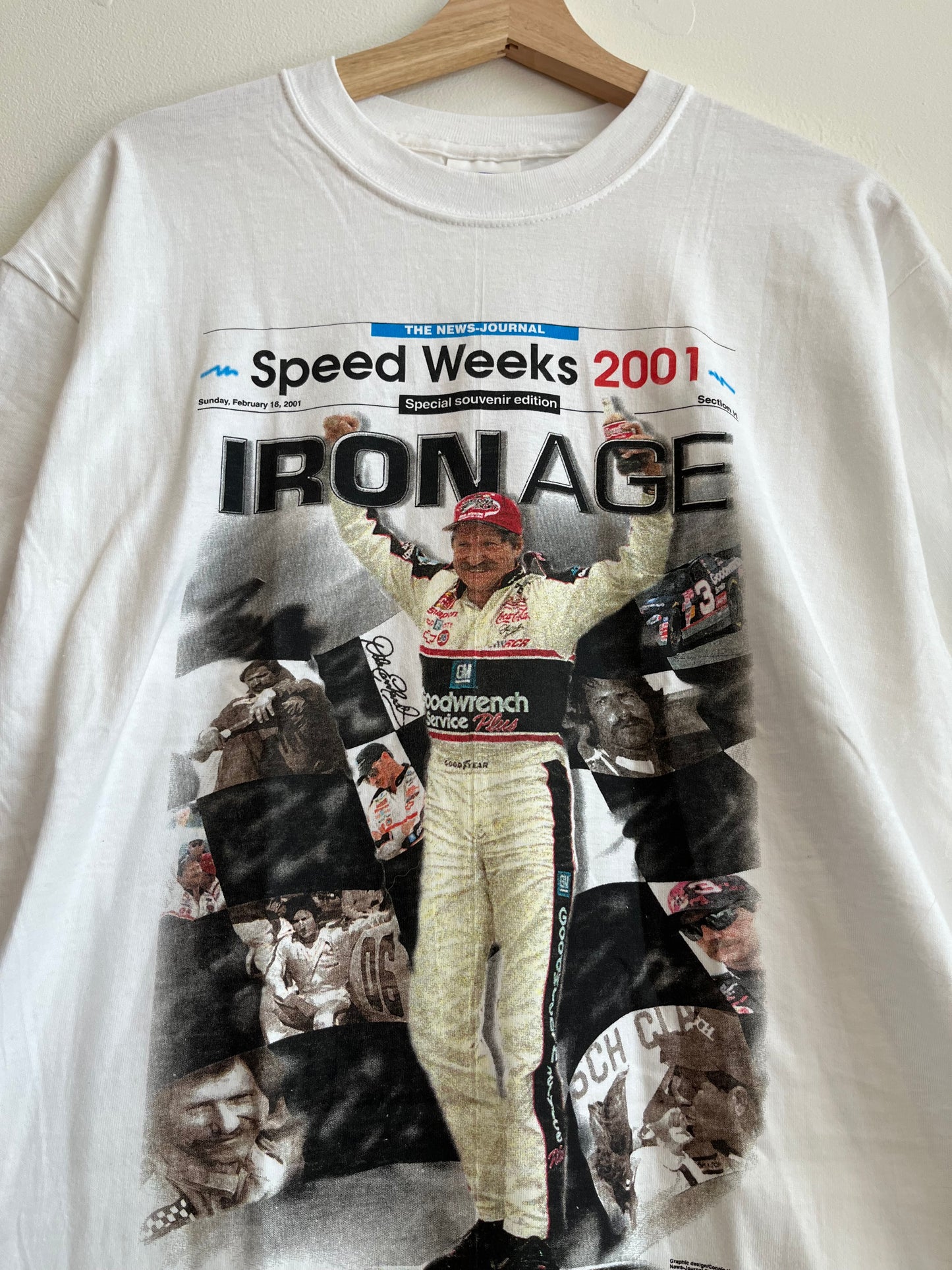 2001 Dale Earnhardt Newspaper Nascar Tee (M)