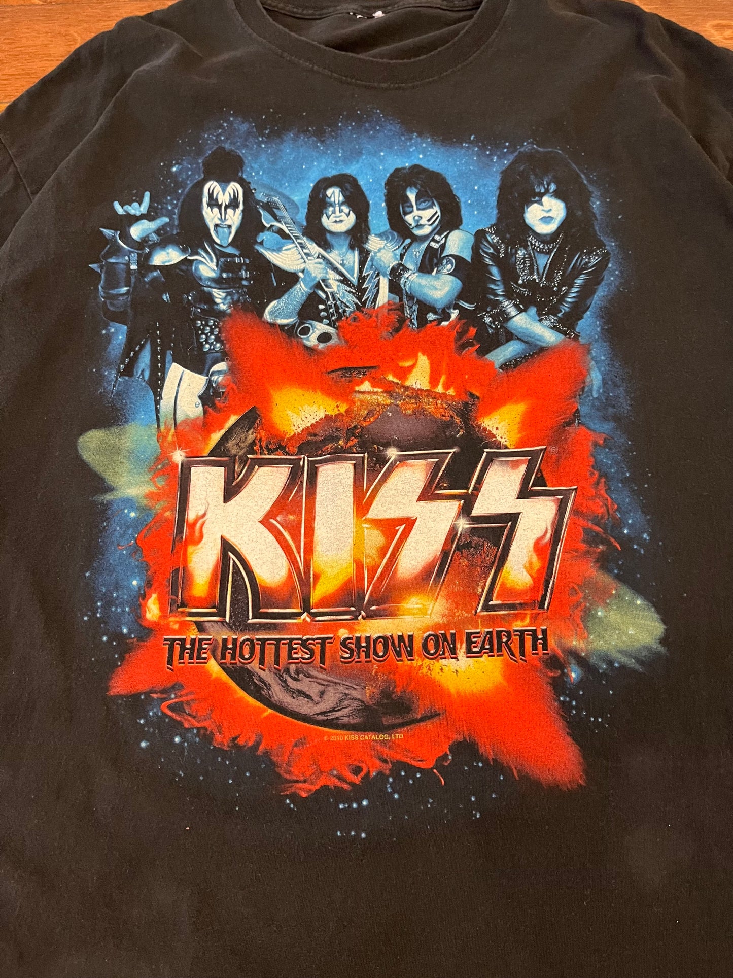 2010 Kiss "Hottest Show on Earth" Music Tee (XL)
