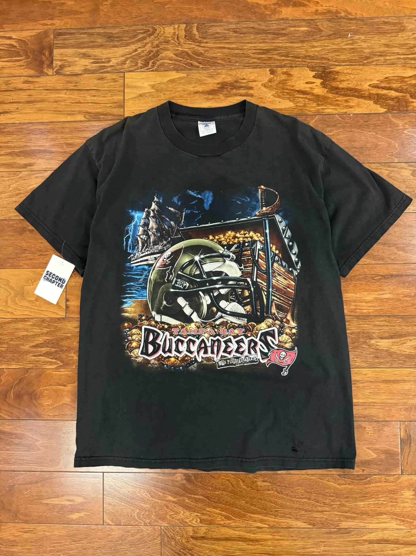 2001 Tampa Bay Buccaneers NFL Helmet Tee (L)