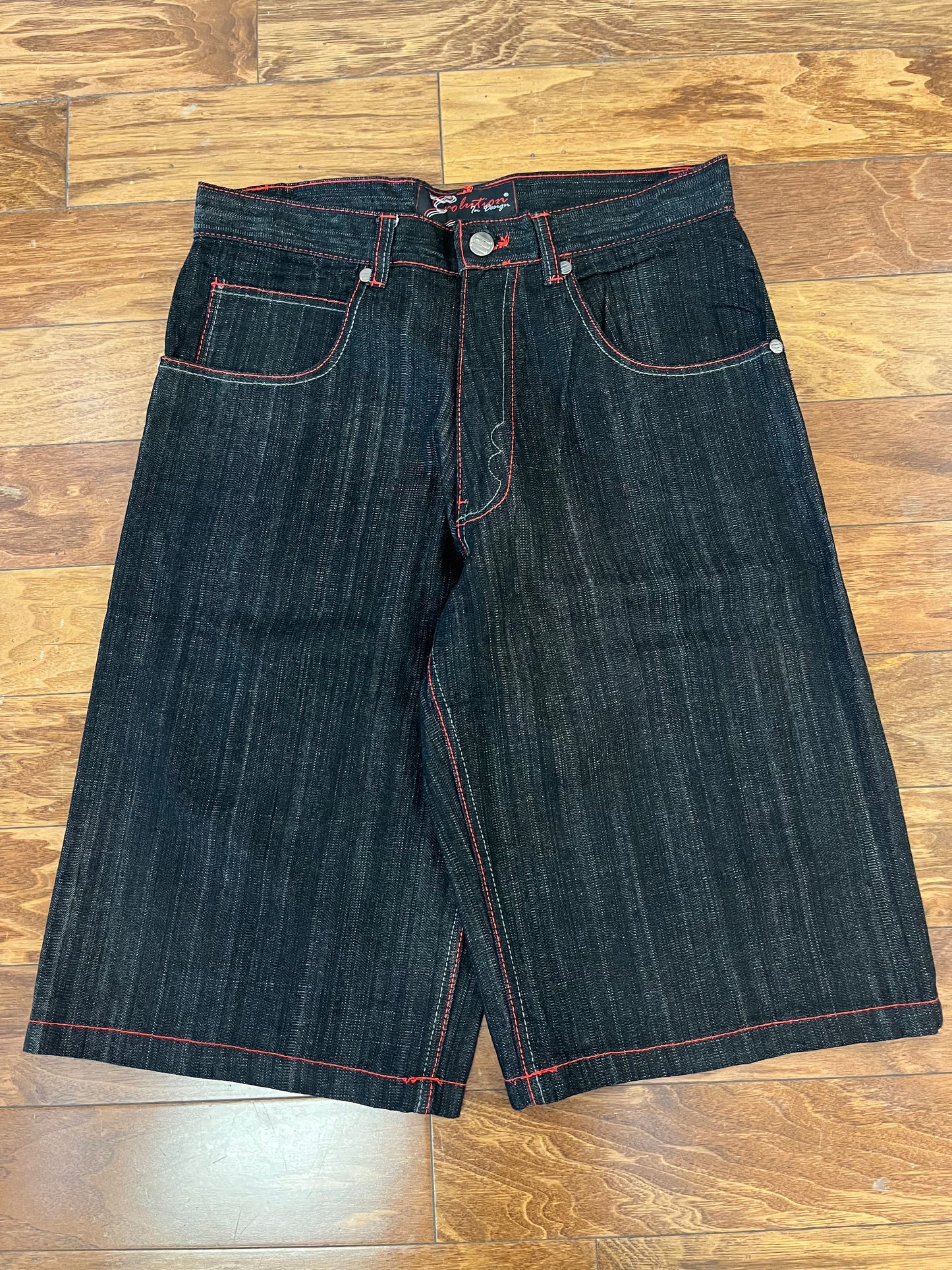 00s Evolution Baggy Shorts (34)