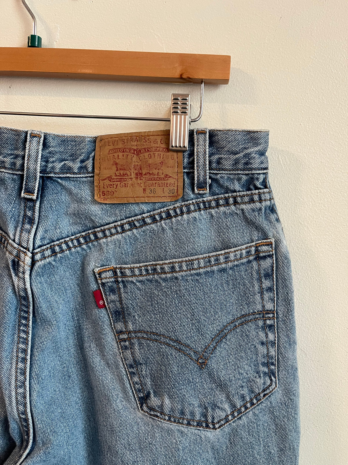 2001 Levi’s 550 Light Wash Shorts (36)