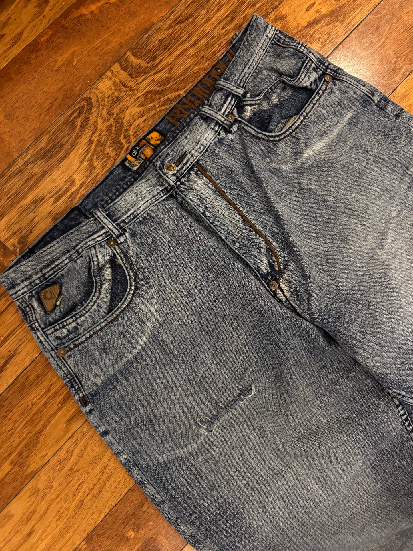 00s Akademiks Baggy Embroidered Blue Jeans (40 x 34)