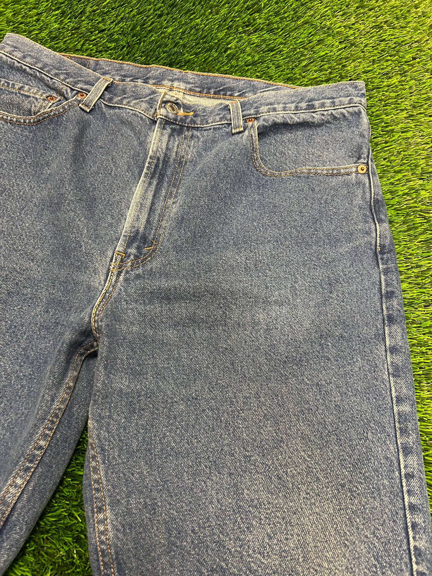 00s Vintage Levi's 505 Dark Wash Jean Shorts (36)