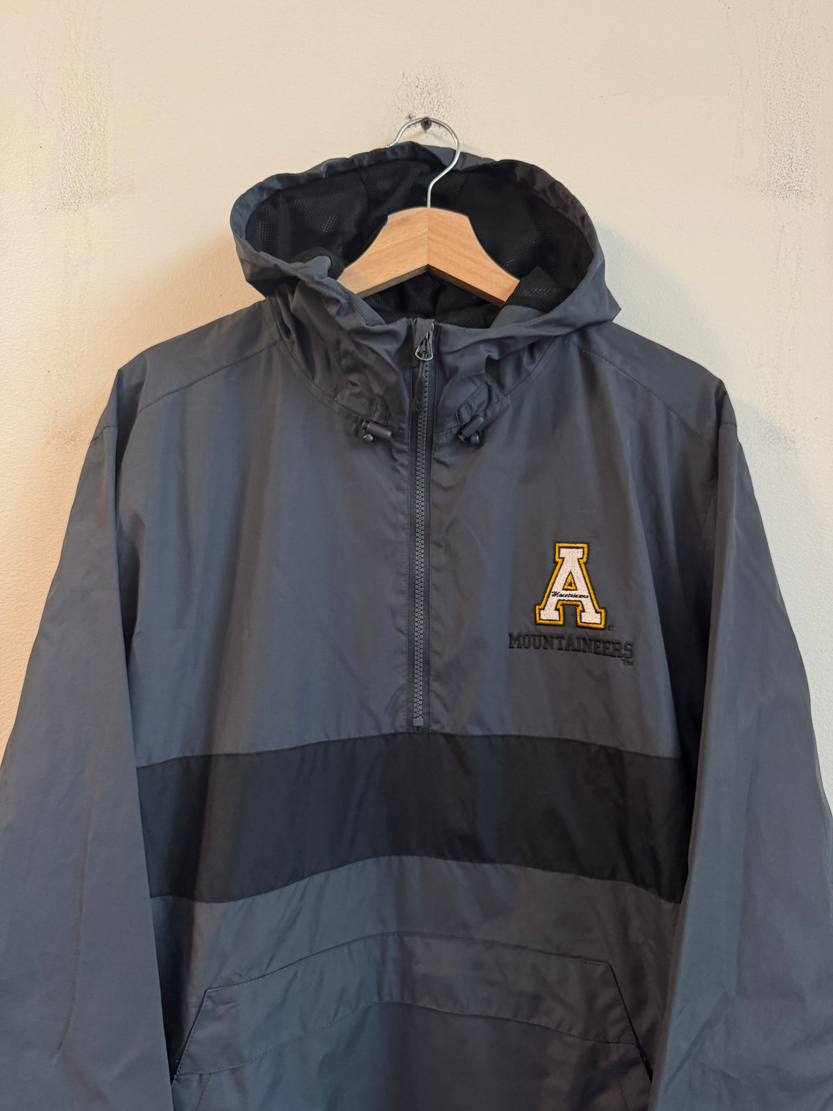00s Appalachian State University Grey & Black Sport-Tek Windbreaker (L)