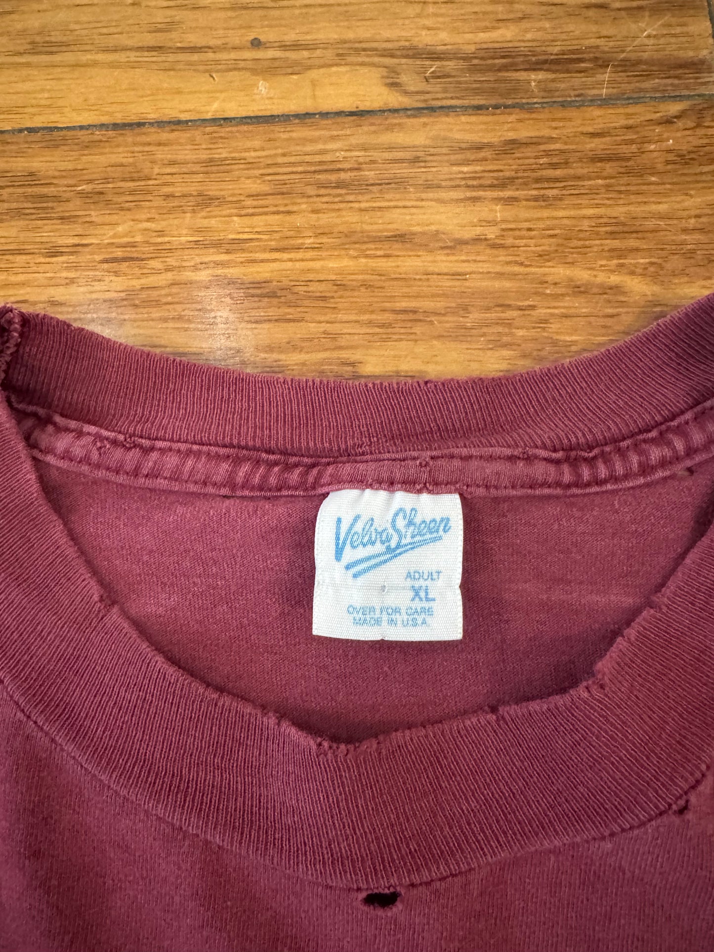 1995 UMASS Minutemen Vintage Distressed Cropped Tee (XL)